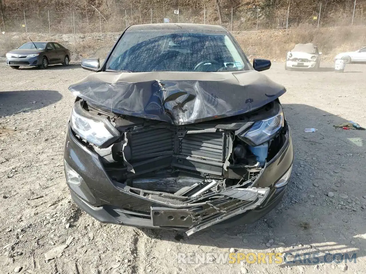 5 Photograph of a damaged car 2GNAXUEV8M6104994 CHEVROLET EQUINOX 2021