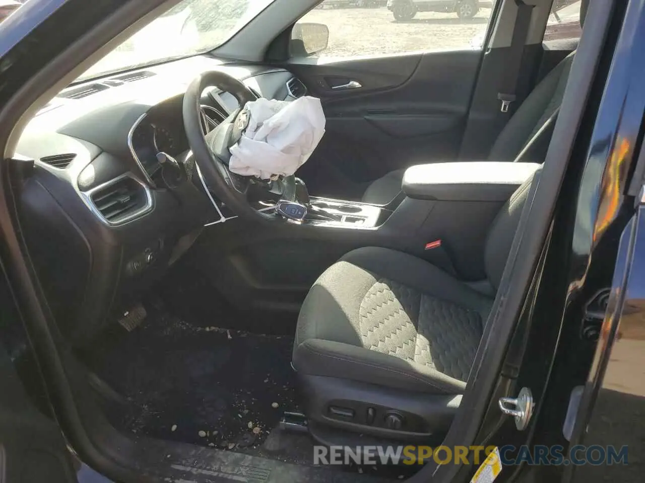 7 Photograph of a damaged car 2GNAXUEV8M6104994 CHEVROLET EQUINOX 2021