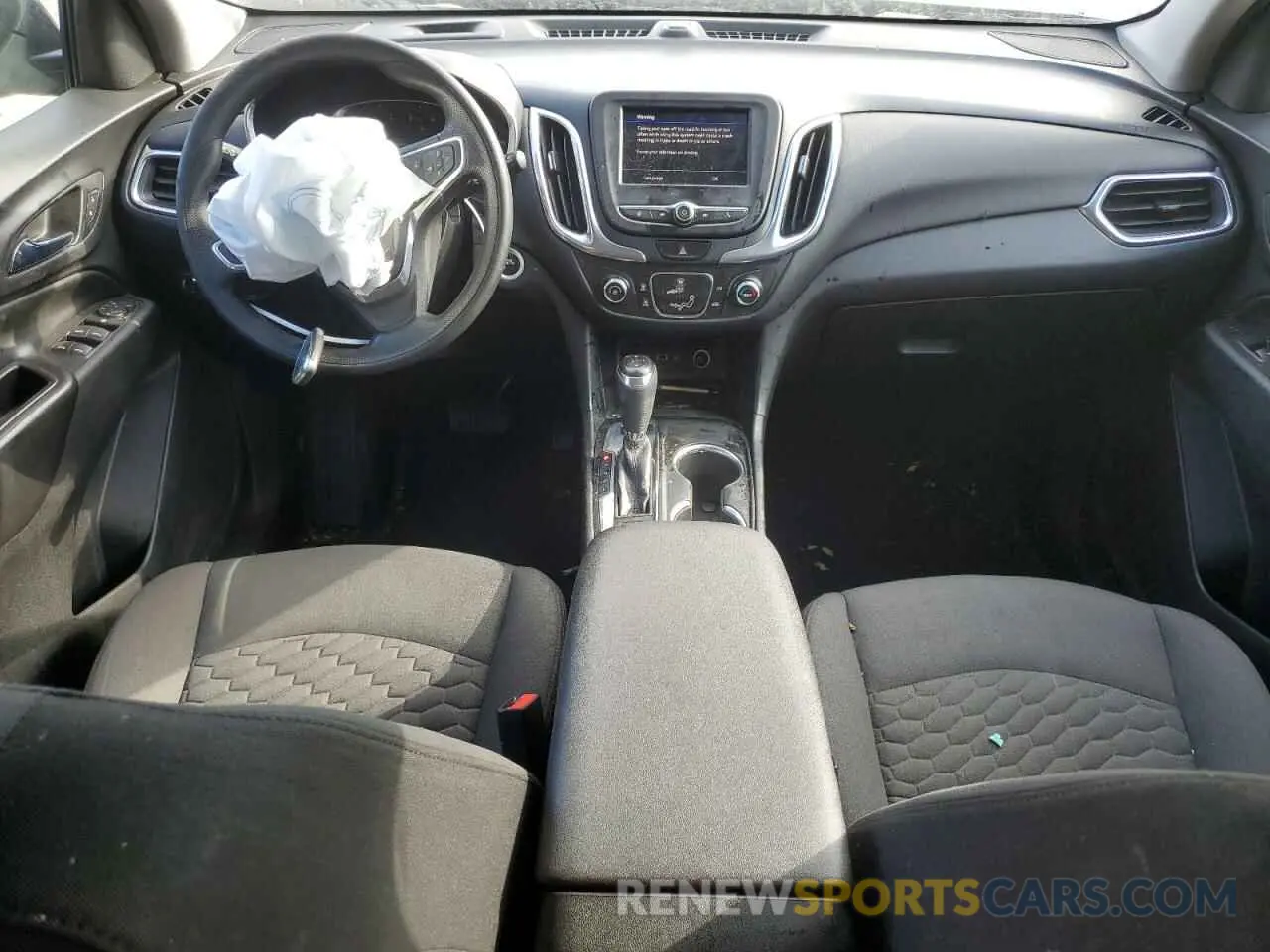 8 Photograph of a damaged car 2GNAXUEV8M6104994 CHEVROLET EQUINOX 2021