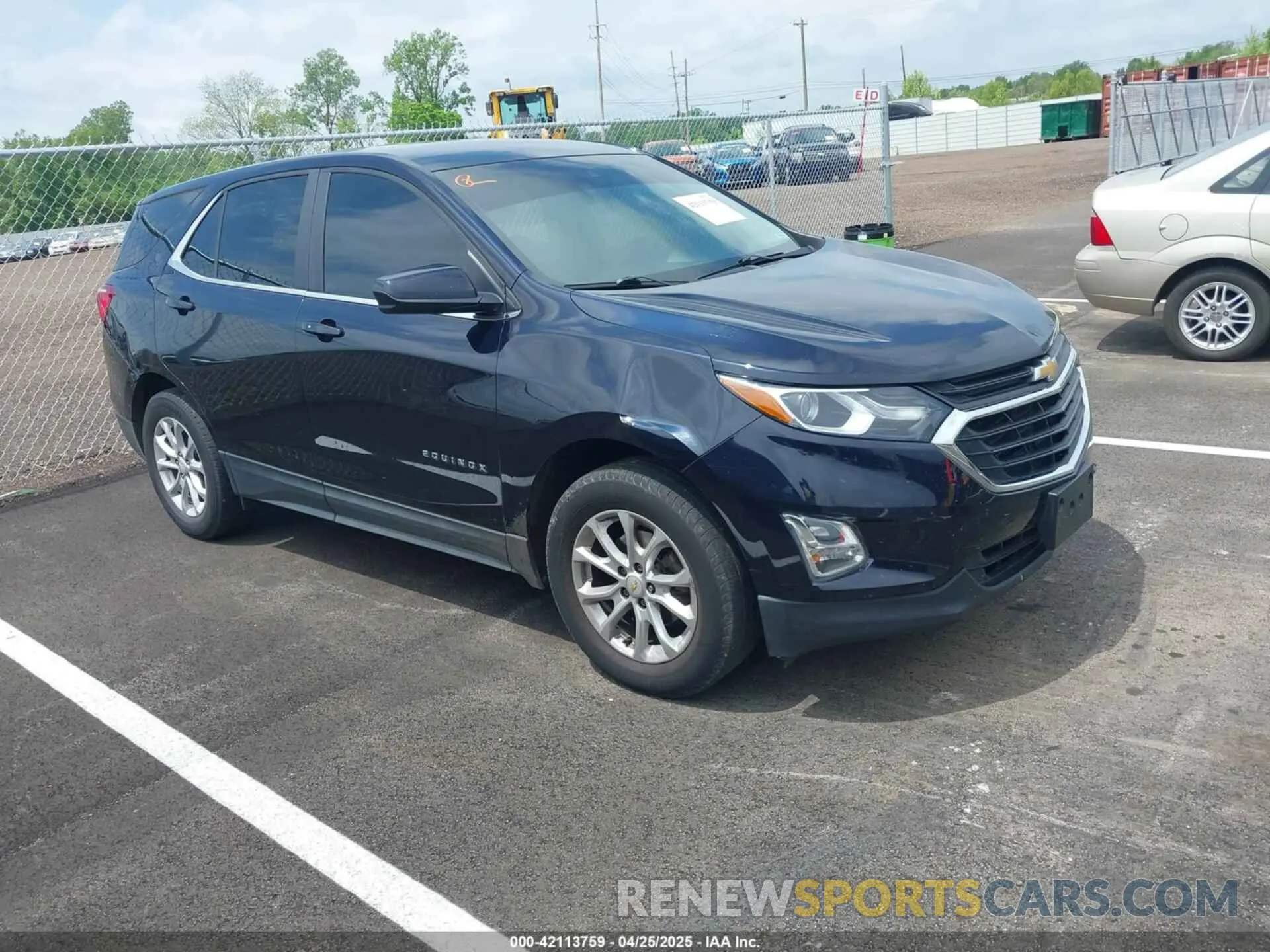 13 Photograph of a damaged car 2GNAXUEV8M6113730 CHEVROLET EQUINOX 2021