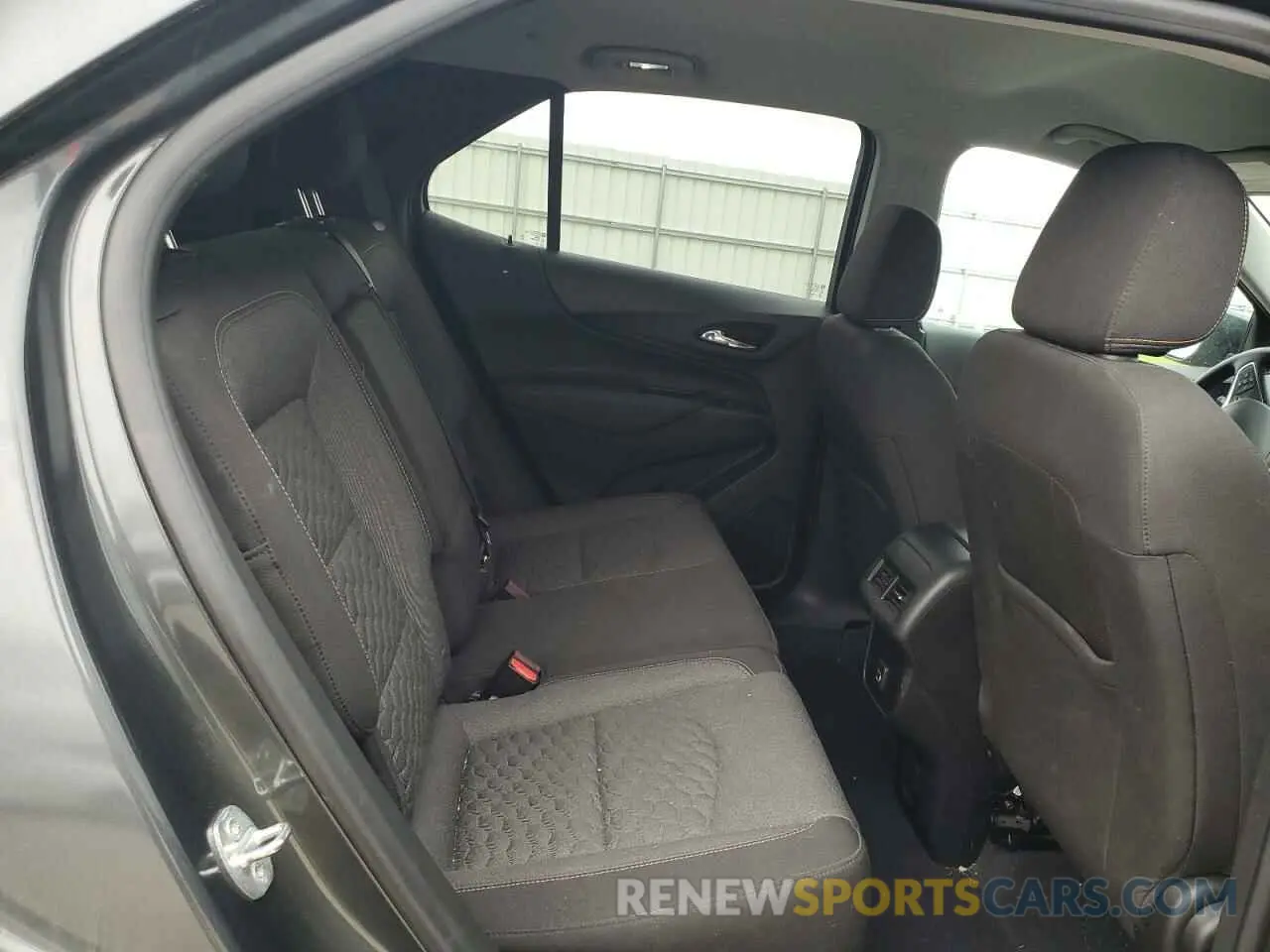10 Фотография поврежденного автомобиля 2GNAXUEV8M6143410 CHEVROLET EQUINOX 2021