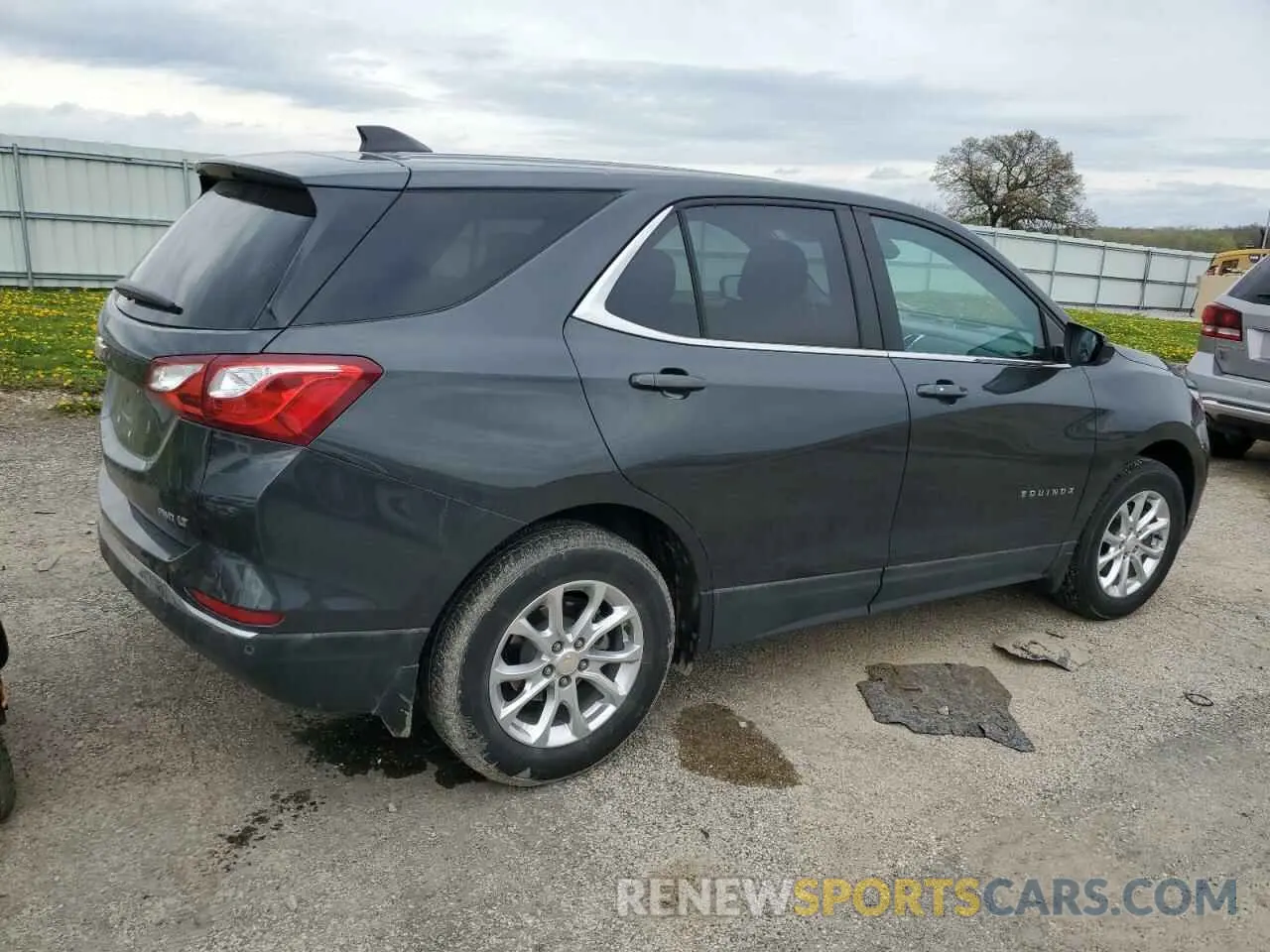 3 Фотография поврежденного автомобиля 2GNAXUEV8M6143410 CHEVROLET EQUINOX 2021