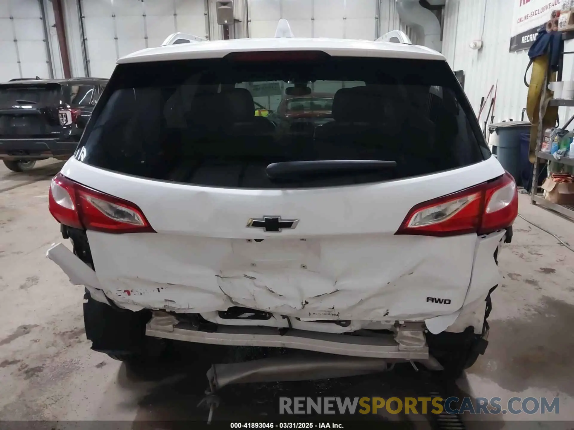 17 Photograph of a damaged car 2GNAXXEV4M6128145 CHEVROLET EQUINOX 2021