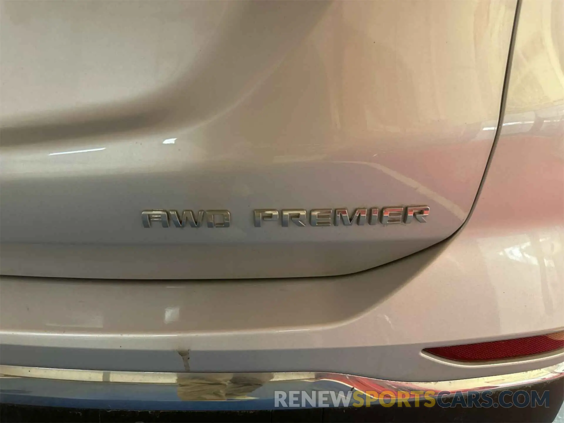 12 Photograph of a damaged car 2GNAXXEV7M6106060 CHEVROLET EQUINOX 2021