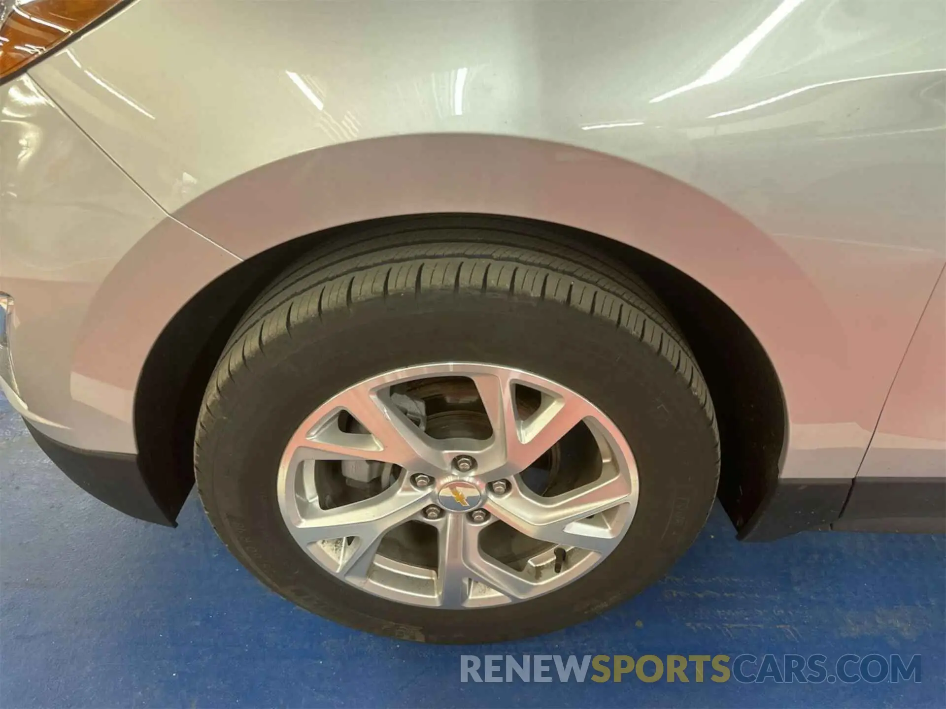 17 Photograph of a damaged car 2GNAXXEV7M6106060 CHEVROLET EQUINOX 2021