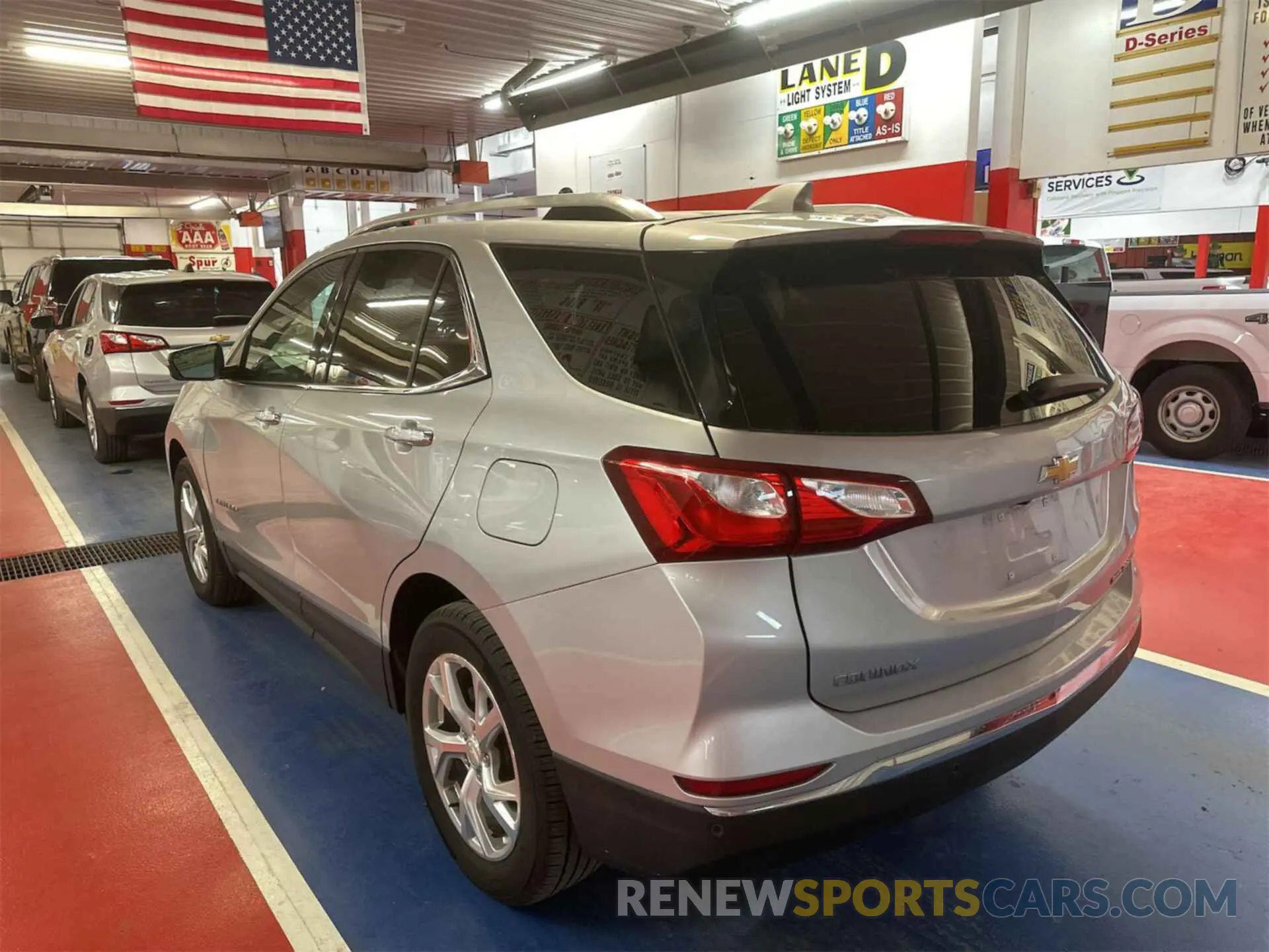 18 Photograph of a damaged car 2GNAXXEV7M6106060 CHEVROLET EQUINOX 2021