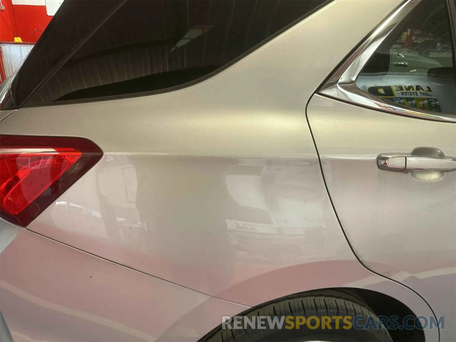 26 Photograph of a damaged car 2GNAXXEV7M6106060 CHEVROLET EQUINOX 2021