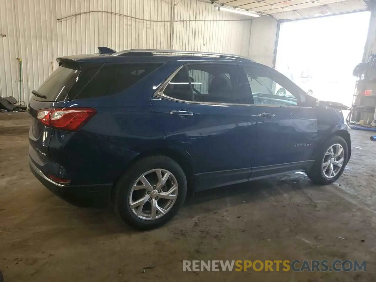 3 Photograph of a damaged car 2GNAXXEV8M6132439 CHEVROLET EQUINOX 2021