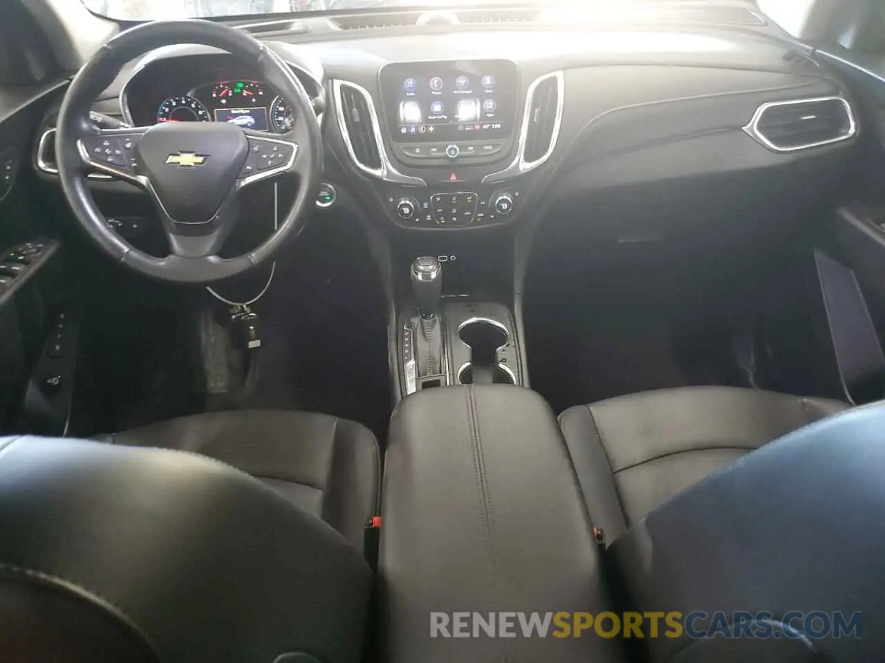 8 Photograph of a damaged car 2GNAXXEV8M6132439 CHEVROLET EQUINOX 2021