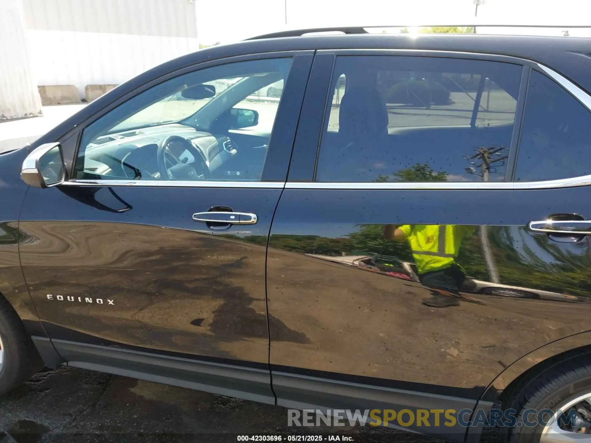 15 Photograph of a damaged car 2GNAXXEV8M6143697 CHEVROLET EQUINOX 2021