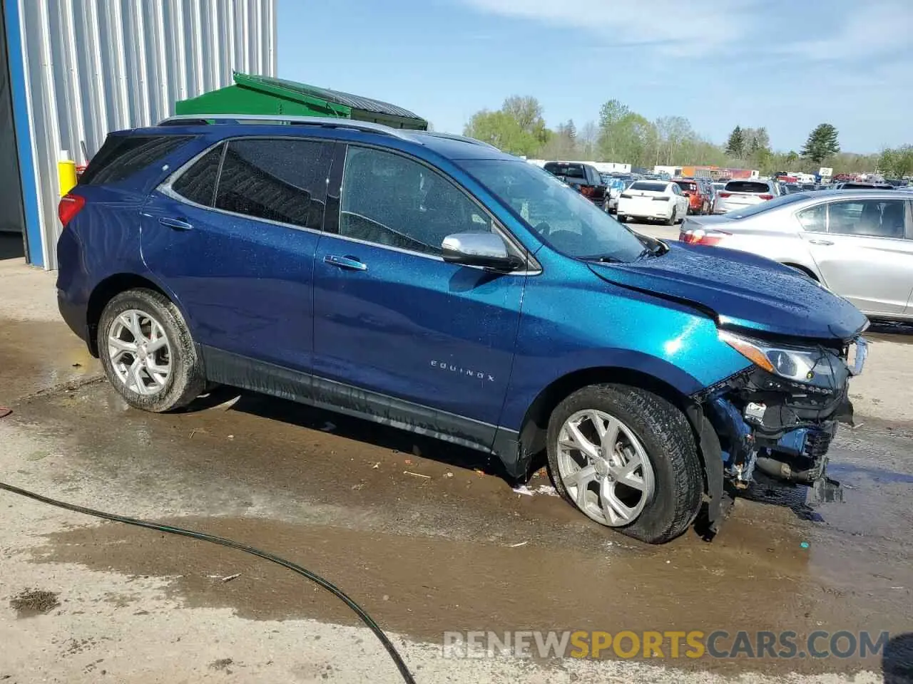 4 Photograph of a damaged car 2GNAXXEV9M6115343 CHEVROLET EQUINOX 2021