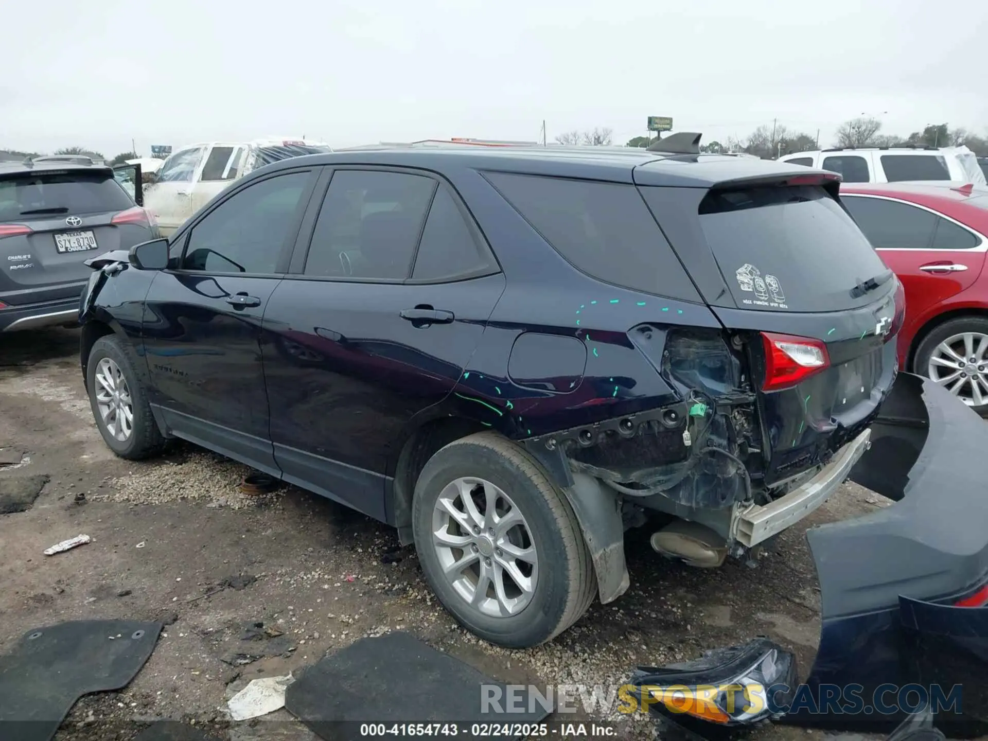3 Фотография поврежденного автомобиля 3GNAXHEV0MS121183 CHEVROLET EQUINOX 2021