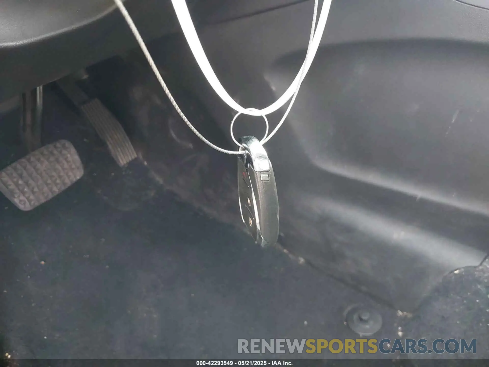 11 Photograph of a damaged car 3GNAXHEV1MS178038 CHEVROLET EQUINOX 2021