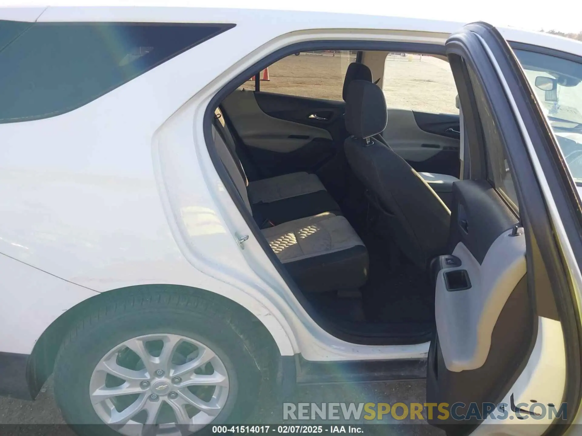 8 Фотография поврежденного автомобиля 3GNAXHEV2MS172667 CHEVROLET EQUINOX 2021