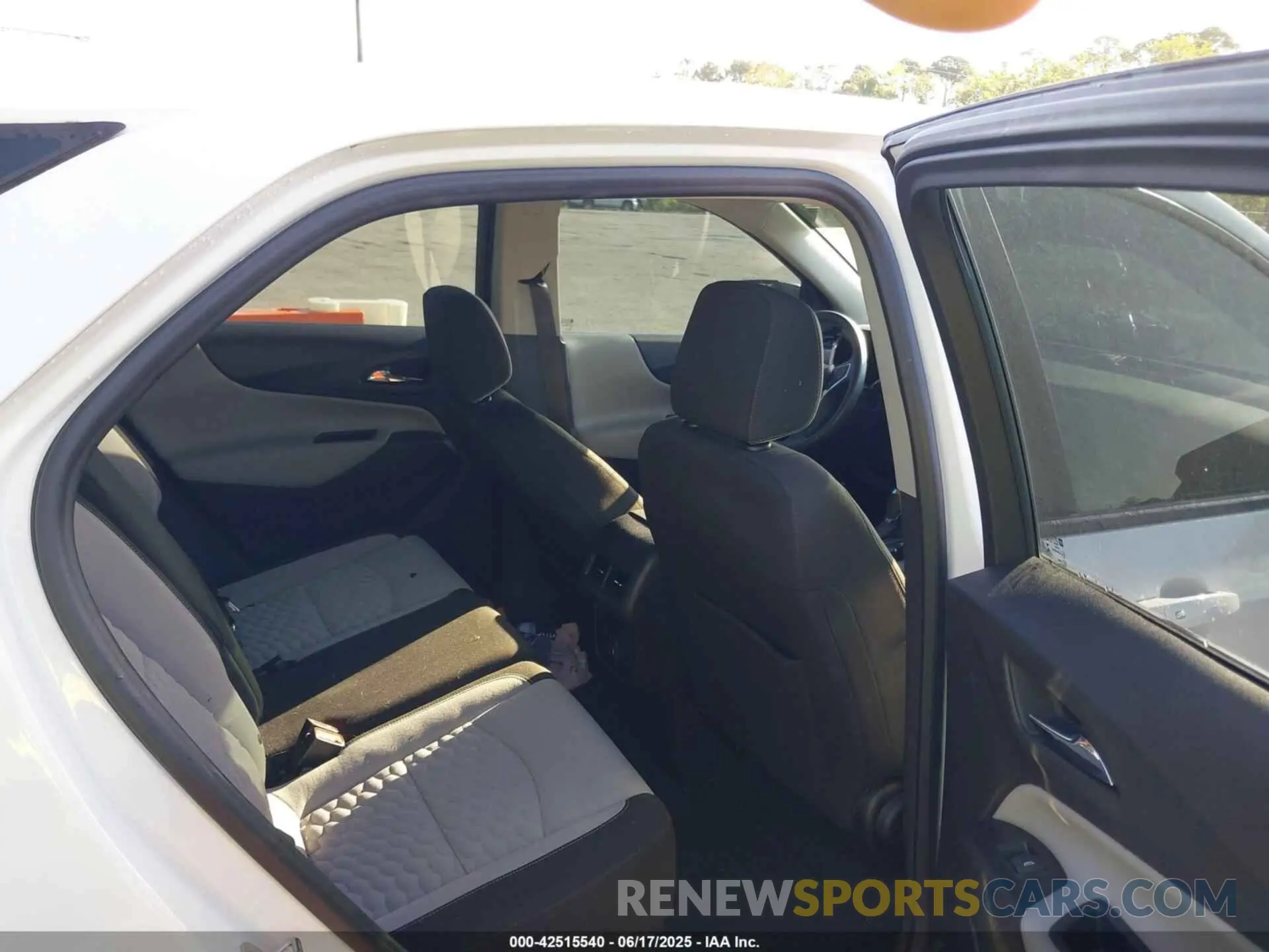 8 Photograph of a damaged car 3GNAXHEV2MS176931 CHEVROLET EQUINOX 2021