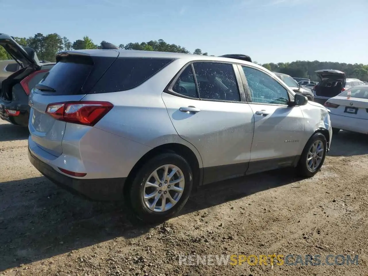 3 Фотография поврежденного автомобиля 3GNAXHEV3MS182205 CHEVROLET EQUINOX 2021
