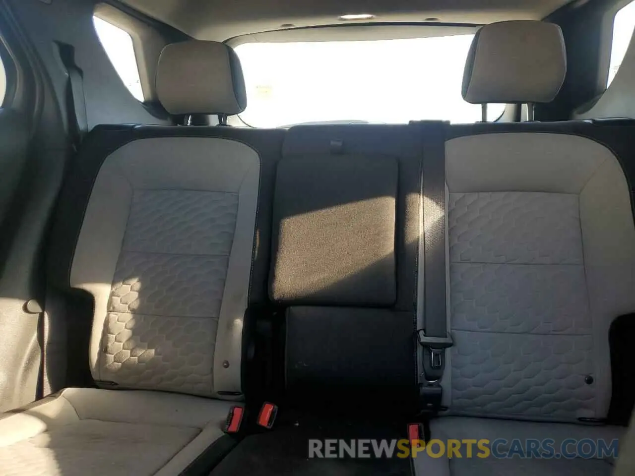 10 Photograph of a damaged car 3GNAXHEV6MS139669 CHEVROLET EQUINOX 2021