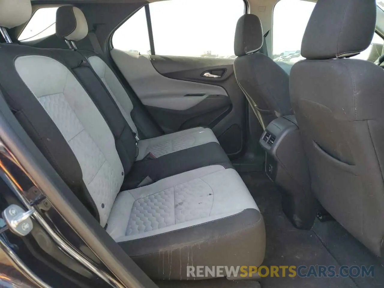 11 Photograph of a damaged car 3GNAXHEV7MS105577 CHEVROLET EQUINOX 2021