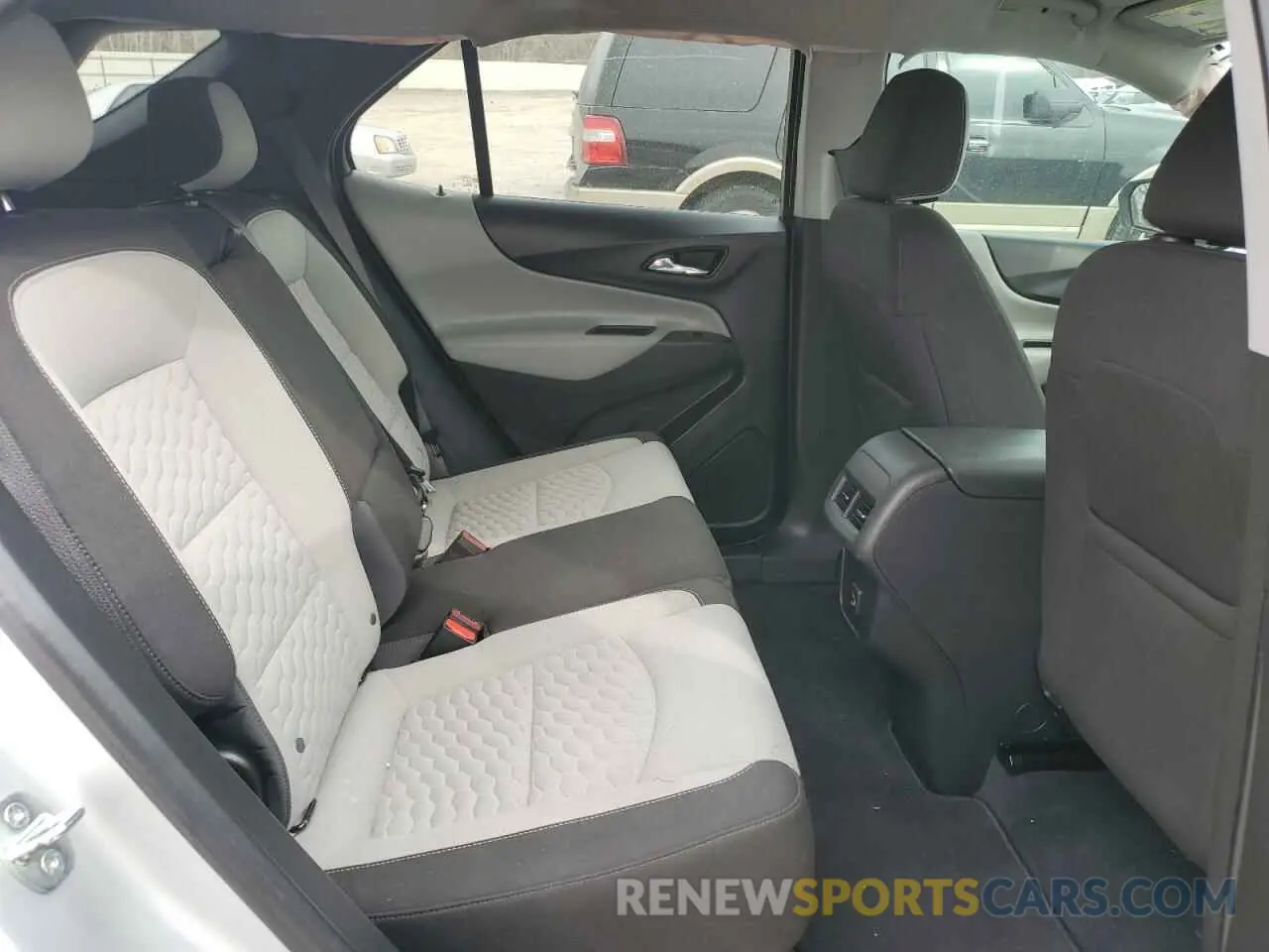 11 Photograph of a damaged car 3GNAXHEV7MS173863 CHEVROLET EQUINOX 2021