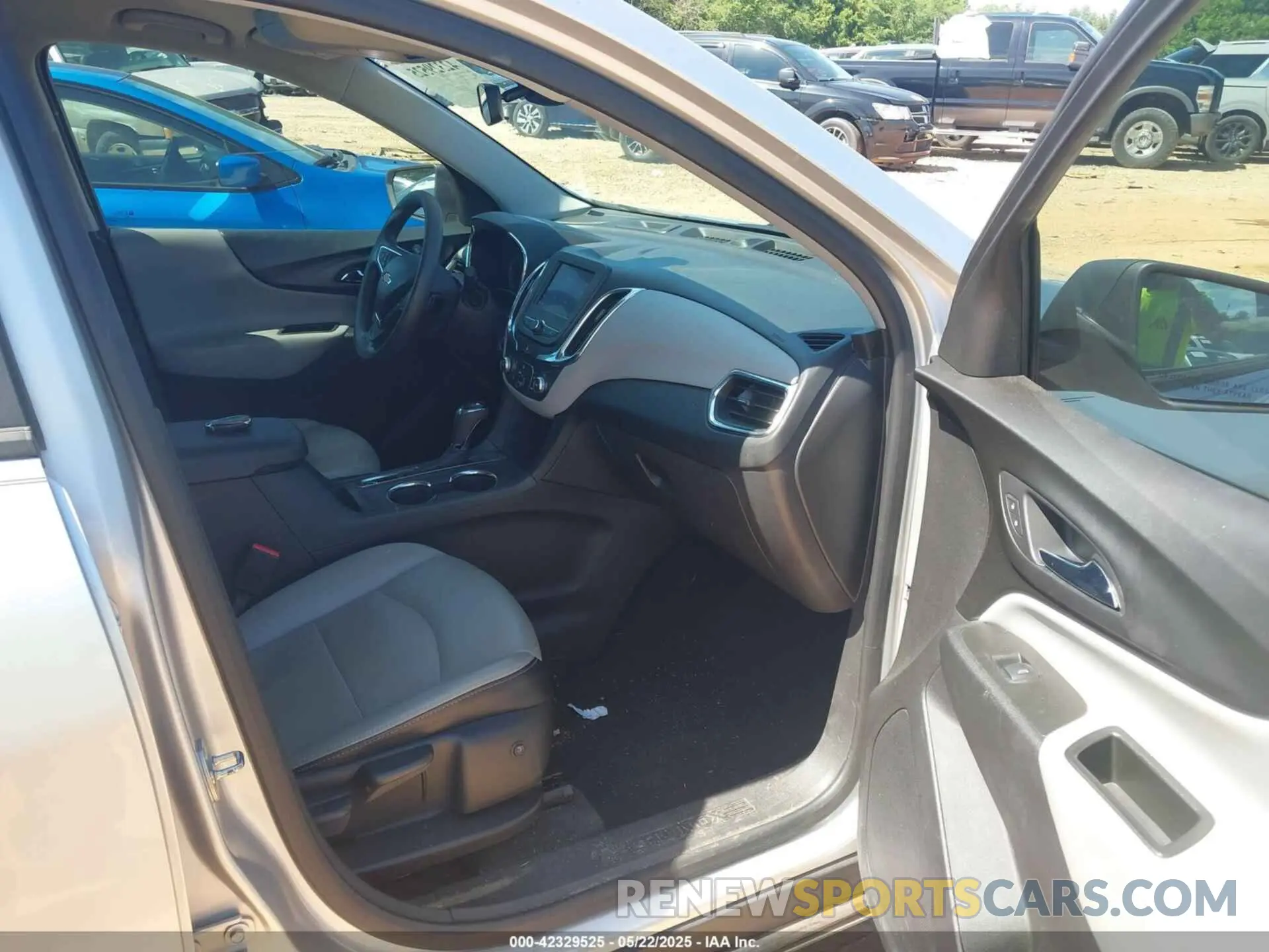 5 Фотография поврежденного автомобиля 3GNAXHEVXMS106139 CHEVROLET EQUINOX 2021