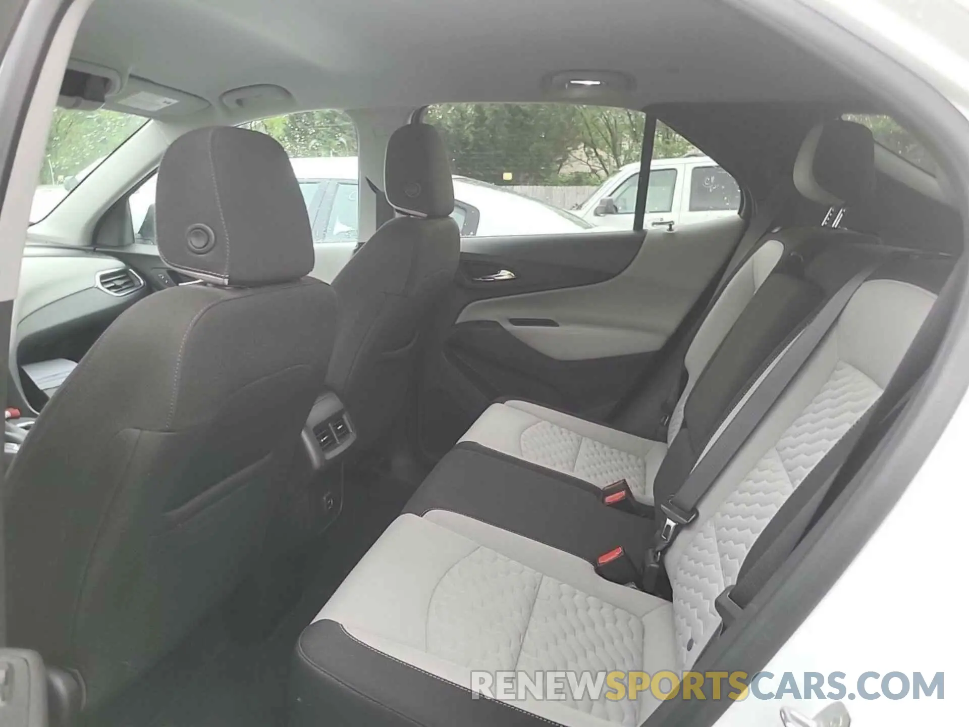 10 Photograph of a damaged car 3GNAXJEV4ML393673 CHEVROLET EQUINOX 2021