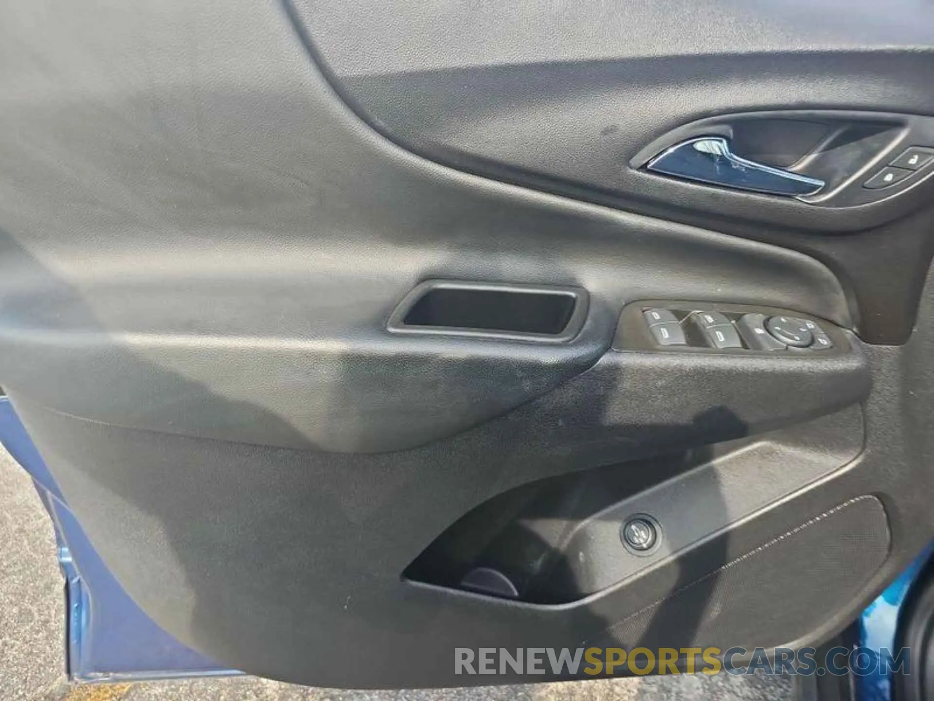 19 Photograph of a damaged car 3GNAXJEV5ML387882 CHEVROLET EQUINOX 2021
