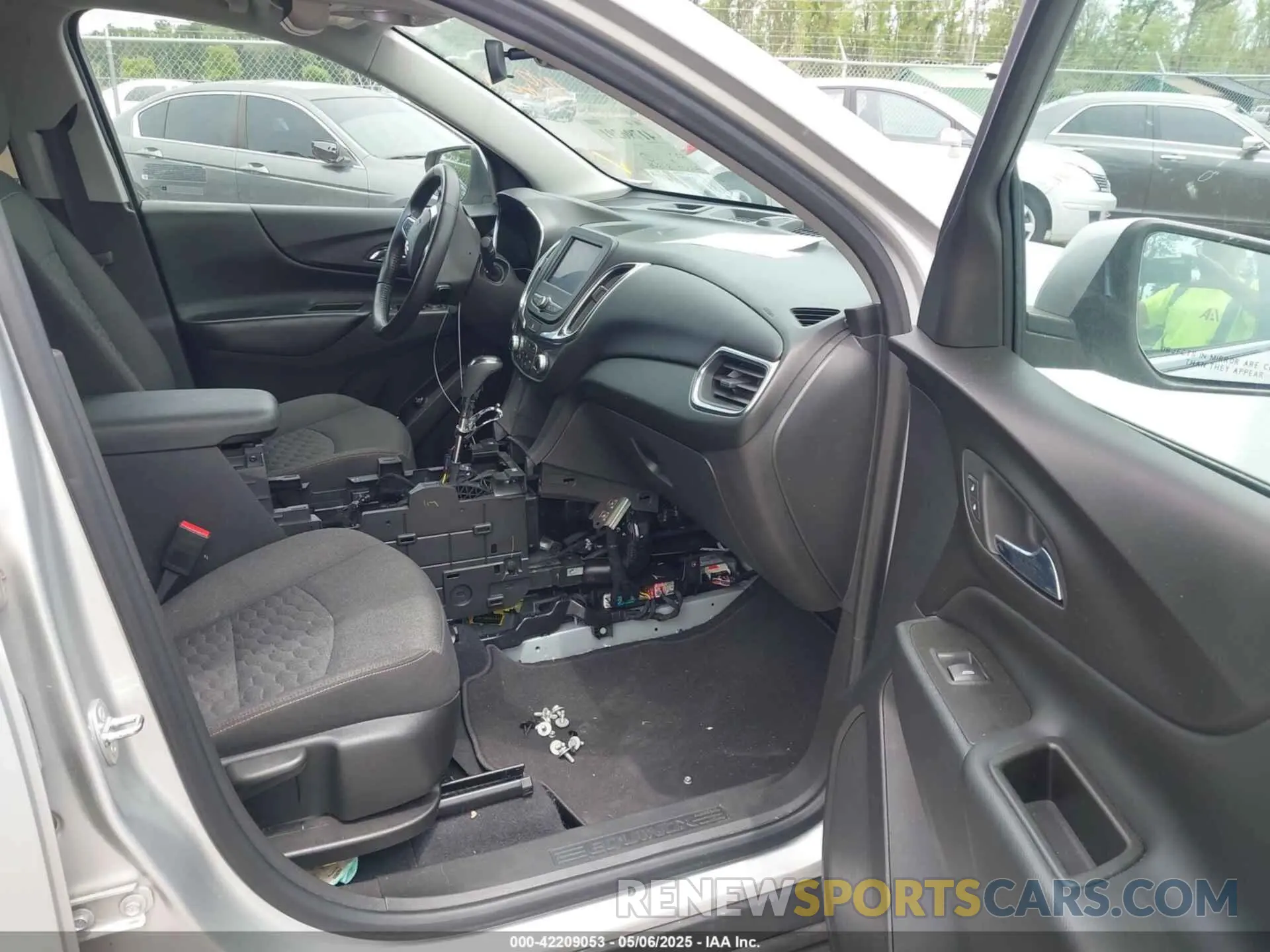 5 Photograph of a damaged car 3GNAXJEV5MS162593 CHEVROLET EQUINOX 2021