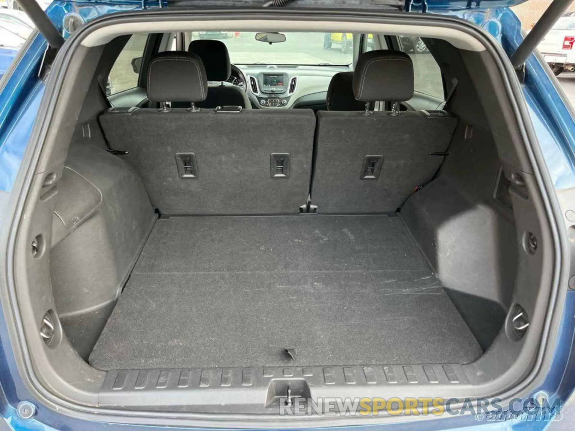 4 Фотография поврежденного автомобиля 3GNAXJEV7ML386832 CHEVROLET EQUINOX 2021