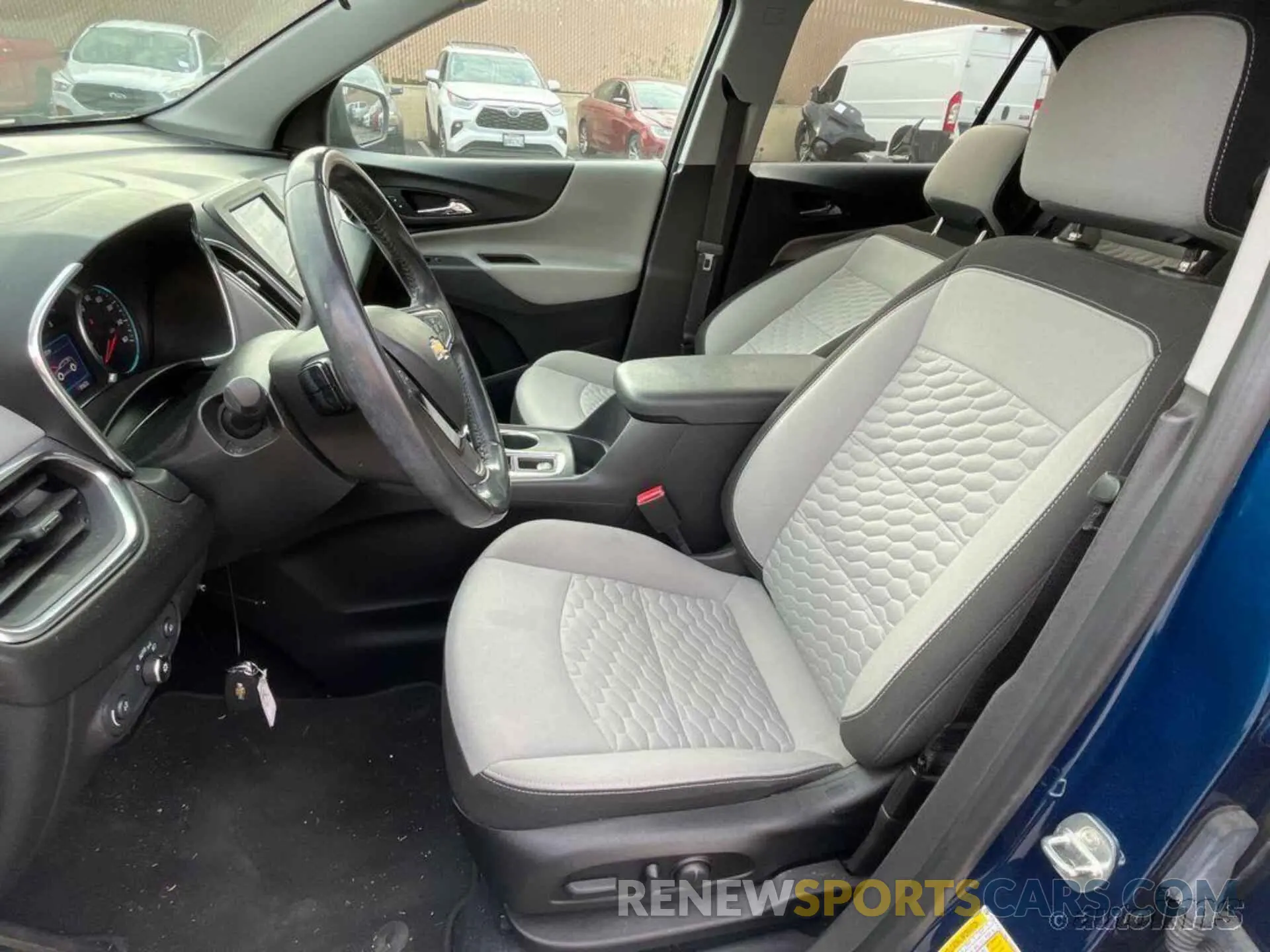 8 Фотография поврежденного автомобиля 3GNAXJEV7ML386832 CHEVROLET EQUINOX 2021