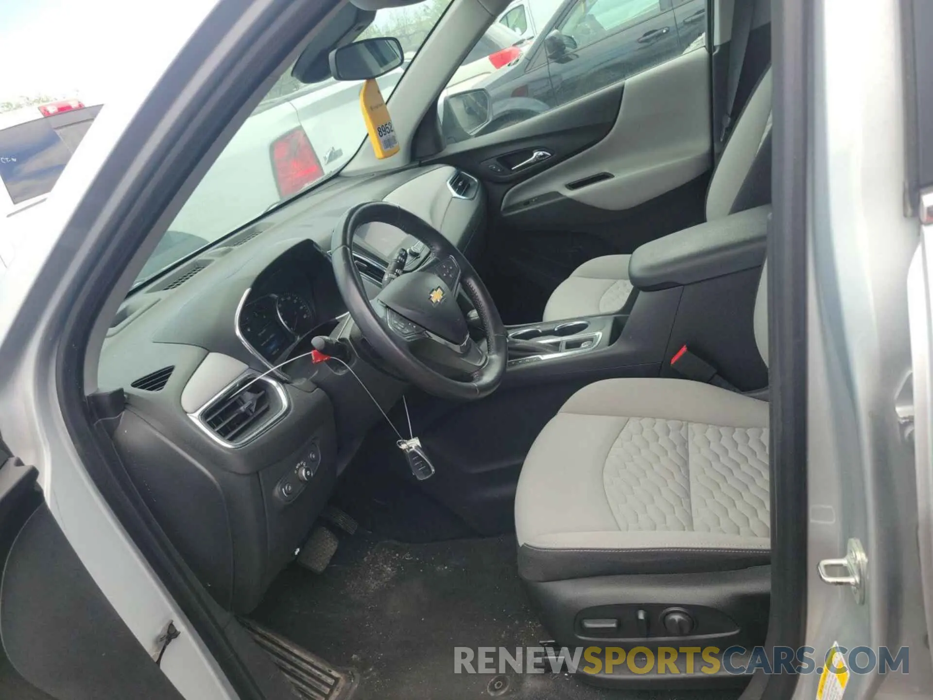 28 Фотография поврежденного автомобиля 3GNAXJEV8ML393708 CHEVROLET EQUINOX 2021