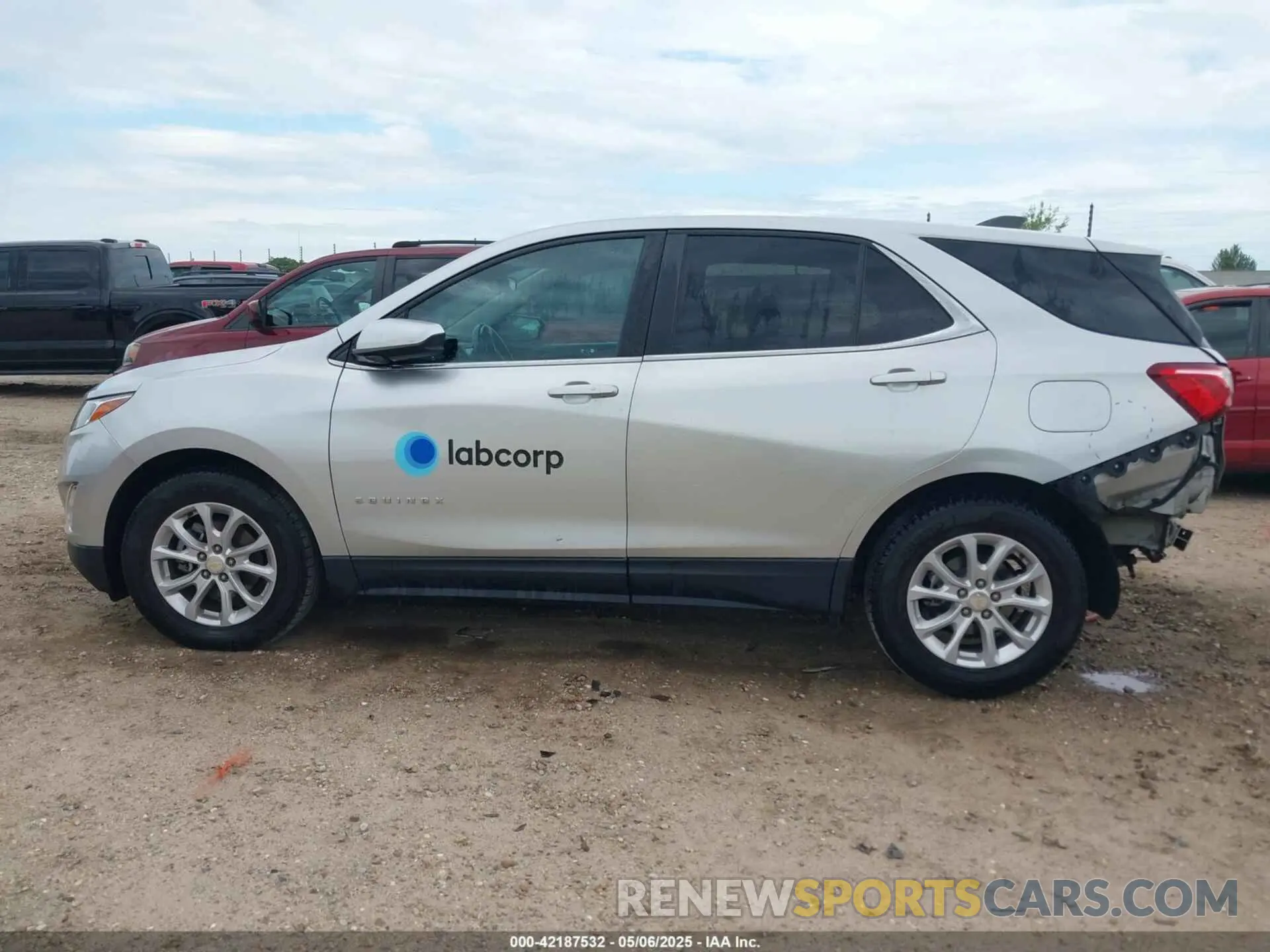 14 Photograph of a damaged car 3GNAXJEV9MS161317 CHEVROLET EQUINOX 2021