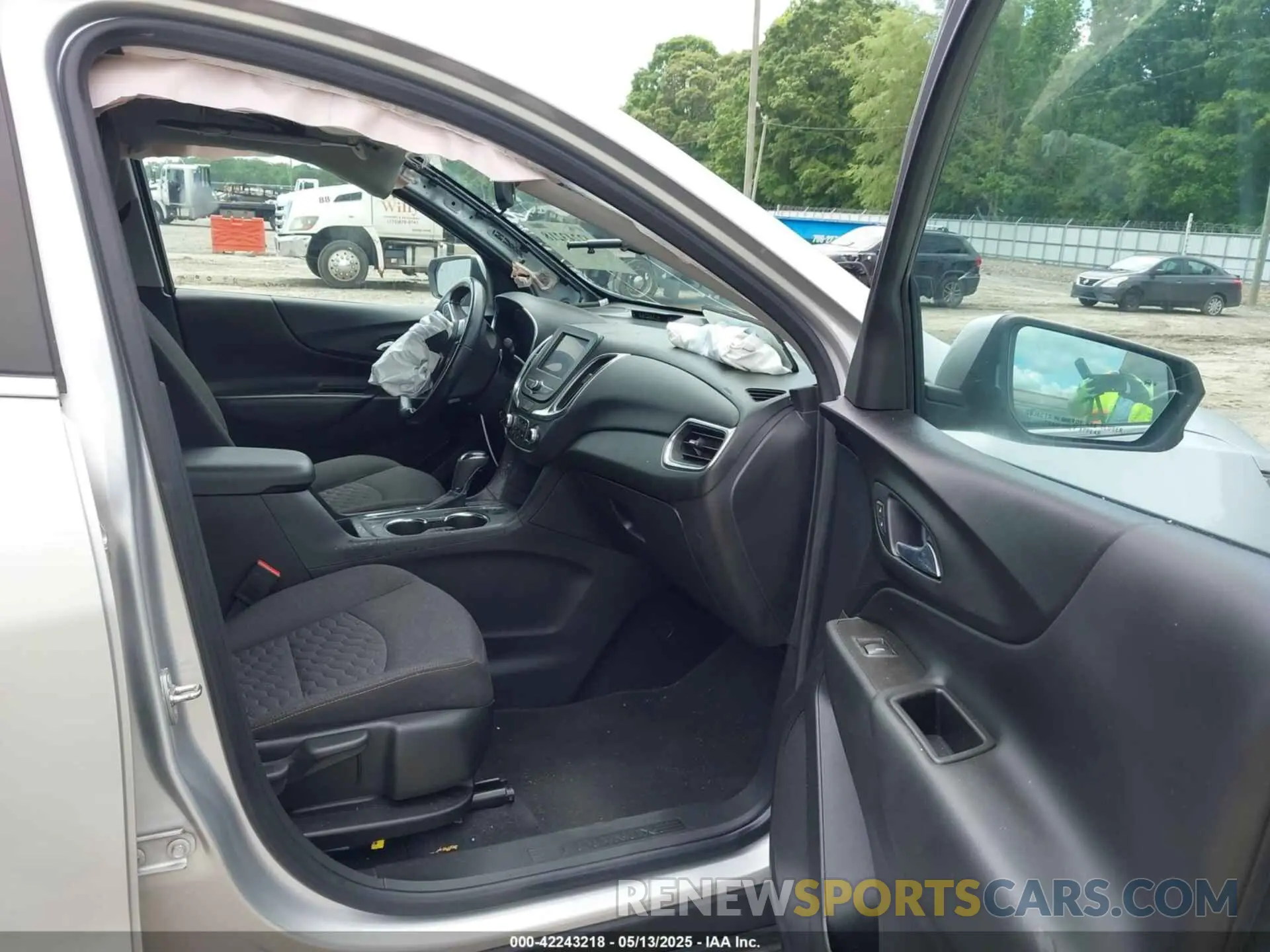 5 Photograph of a damaged car 3GNAXJEV9MS161446 CHEVROLET EQUINOX 2021
