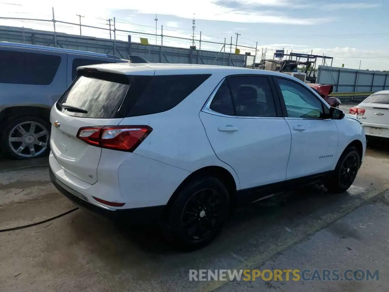 3 Photograph of a damaged car 3GNAXKEV1MS111789 CHEVROLET EQUINOX 2021