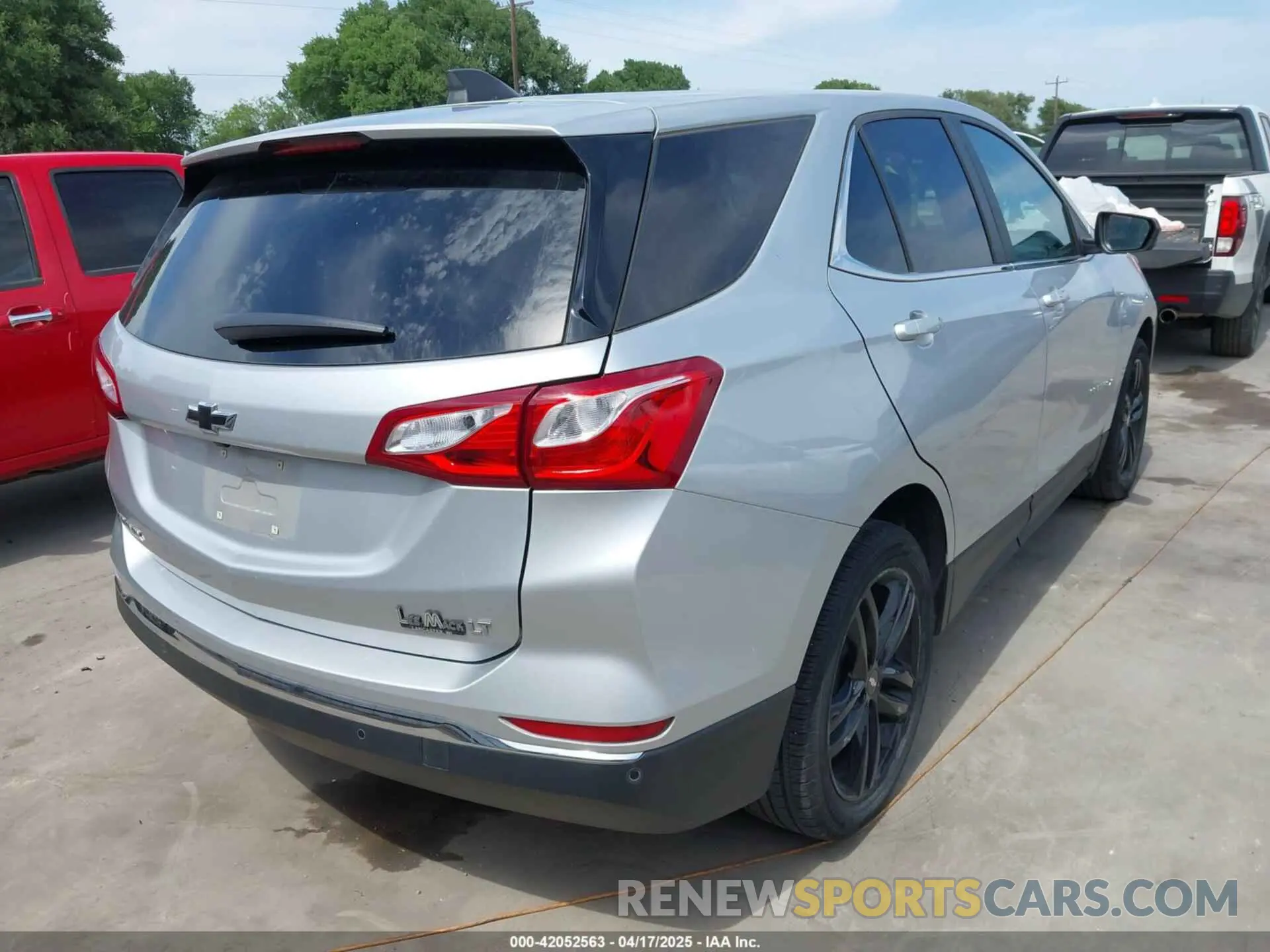 4 Фотография поврежденного автомобиля 3GNAXKEV1MS181857 CHEVROLET EQUINOX 2021