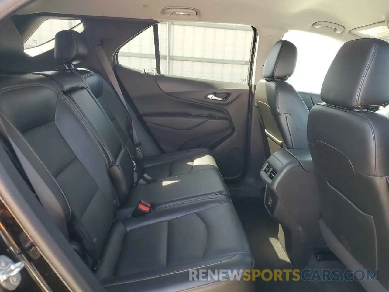 11 Photograph of a damaged car 3GNAXKEV2ML347118 CHEVROLET EQUINOX 2021