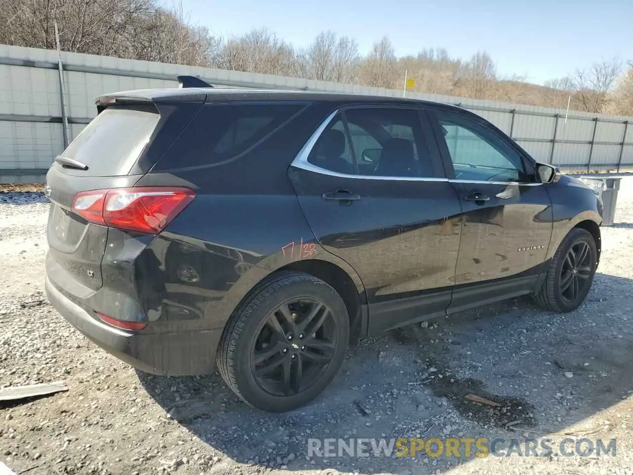 3 Photograph of a damaged car 3GNAXKEV2ML347118 CHEVROLET EQUINOX 2021