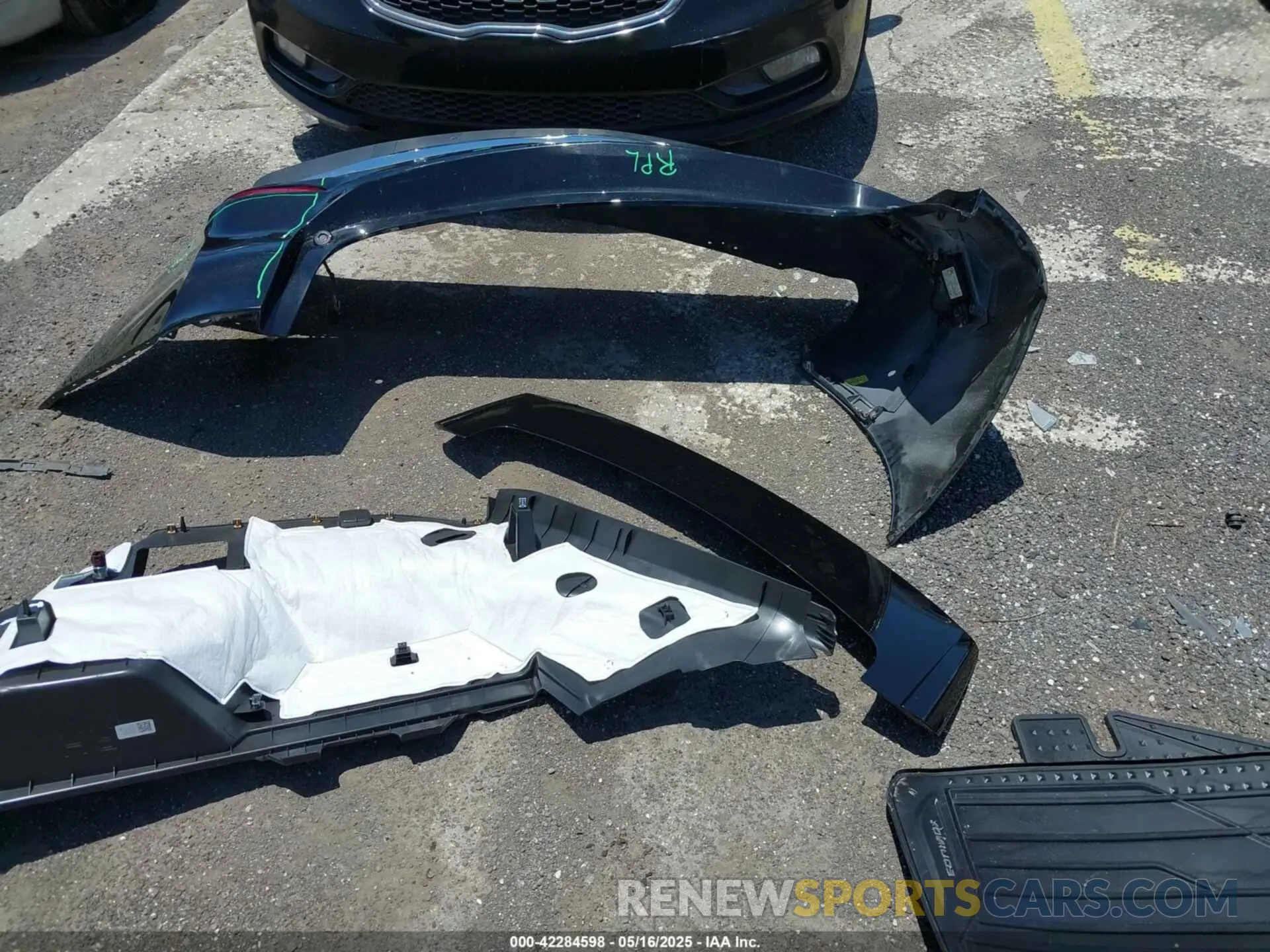 12 Photograph of a damaged car 3GNAXKEV2ML398294 CHEVROLET EQUINOX 2021