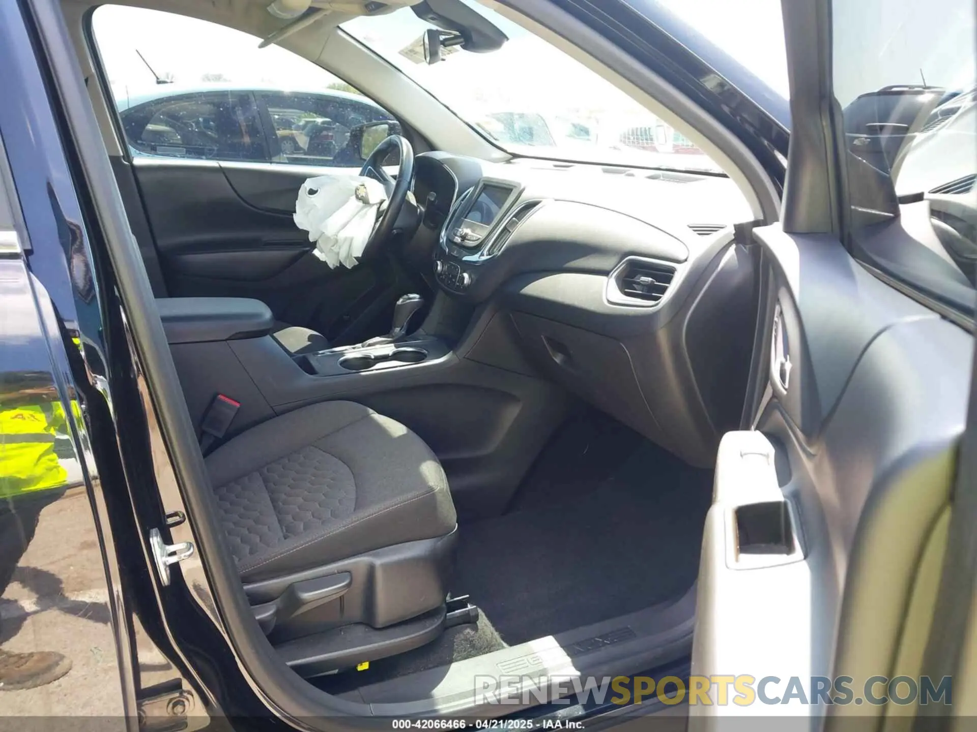 5 Фотография поврежденного автомобиля 3GNAXKEV3ML367443 CHEVROLET EQUINOX 2021