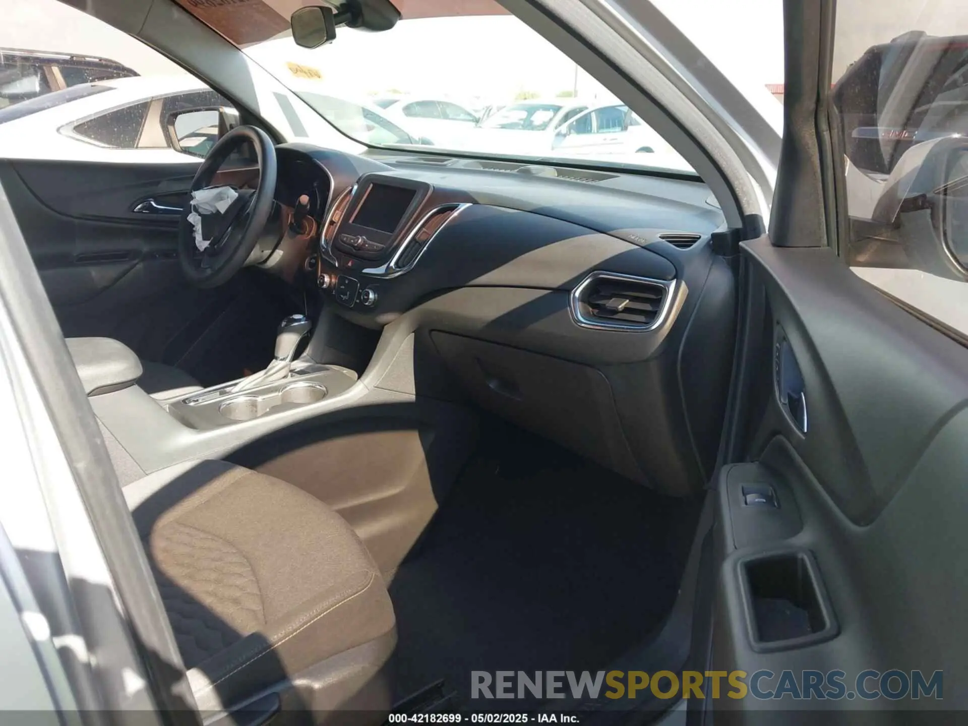 5 Photograph of a damaged car 3GNAXKEV3MS127136 CHEVROLET EQUINOX 2021