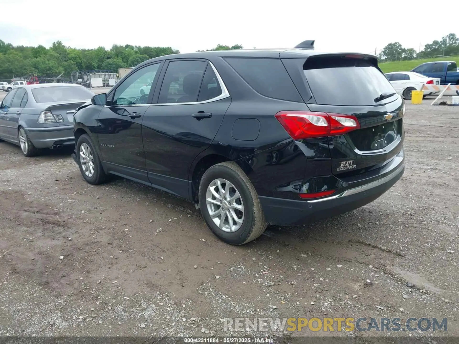 3 Photograph of a damaged car 3GNAXKEV4ML398488 CHEVROLET EQUINOX 2021