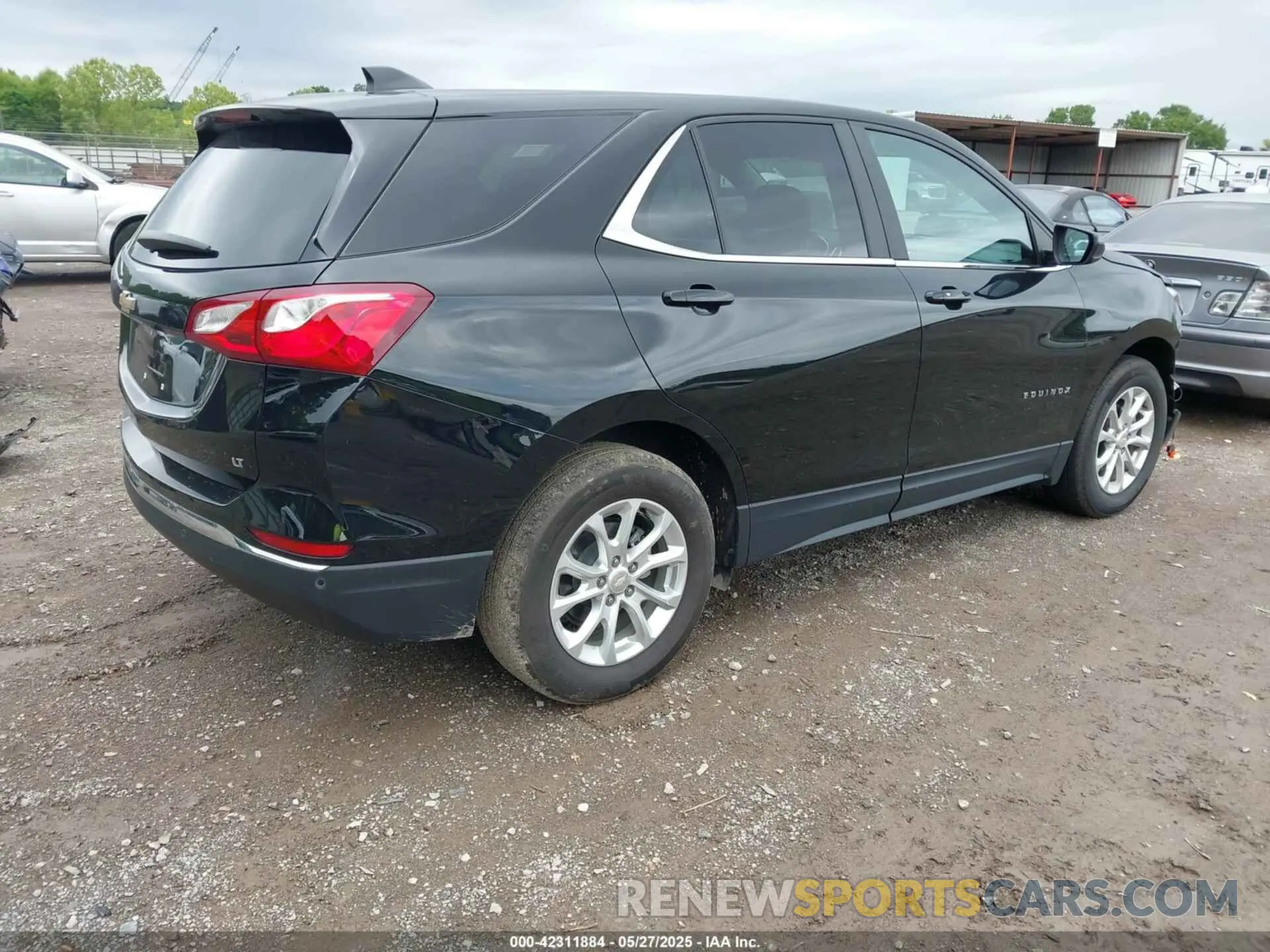 4 Photograph of a damaged car 3GNAXKEV4ML398488 CHEVROLET EQUINOX 2021