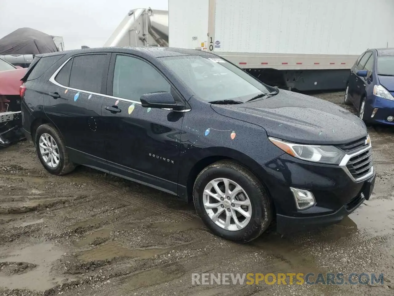 4 Photograph of a damaged car 3GNAXKEV4MS111043 CHEVROLET EQUINOX 2021