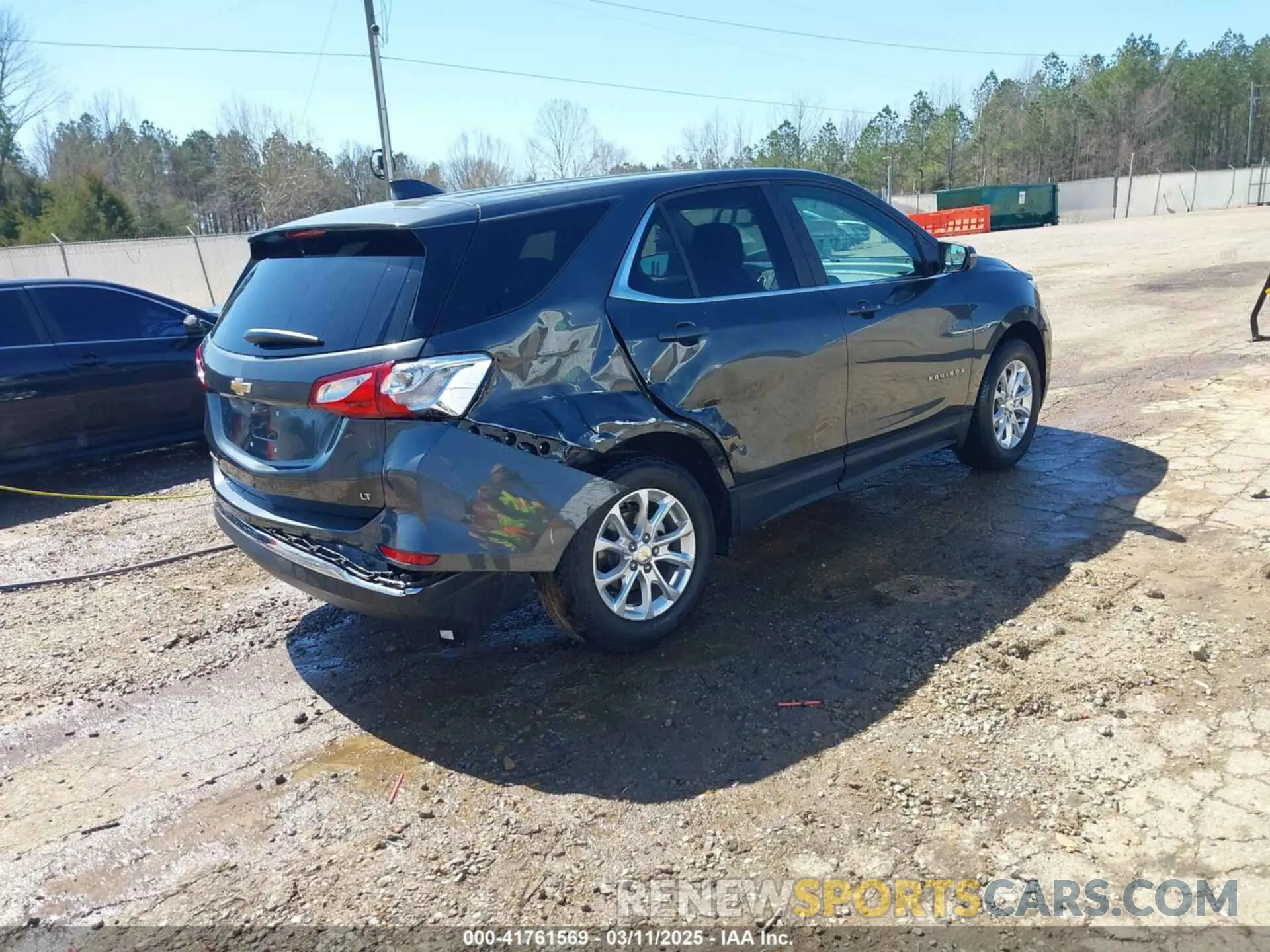 4 Photograph of a damaged car 3GNAXKEV5ML313271 CHEVROLET EQUINOX 2021