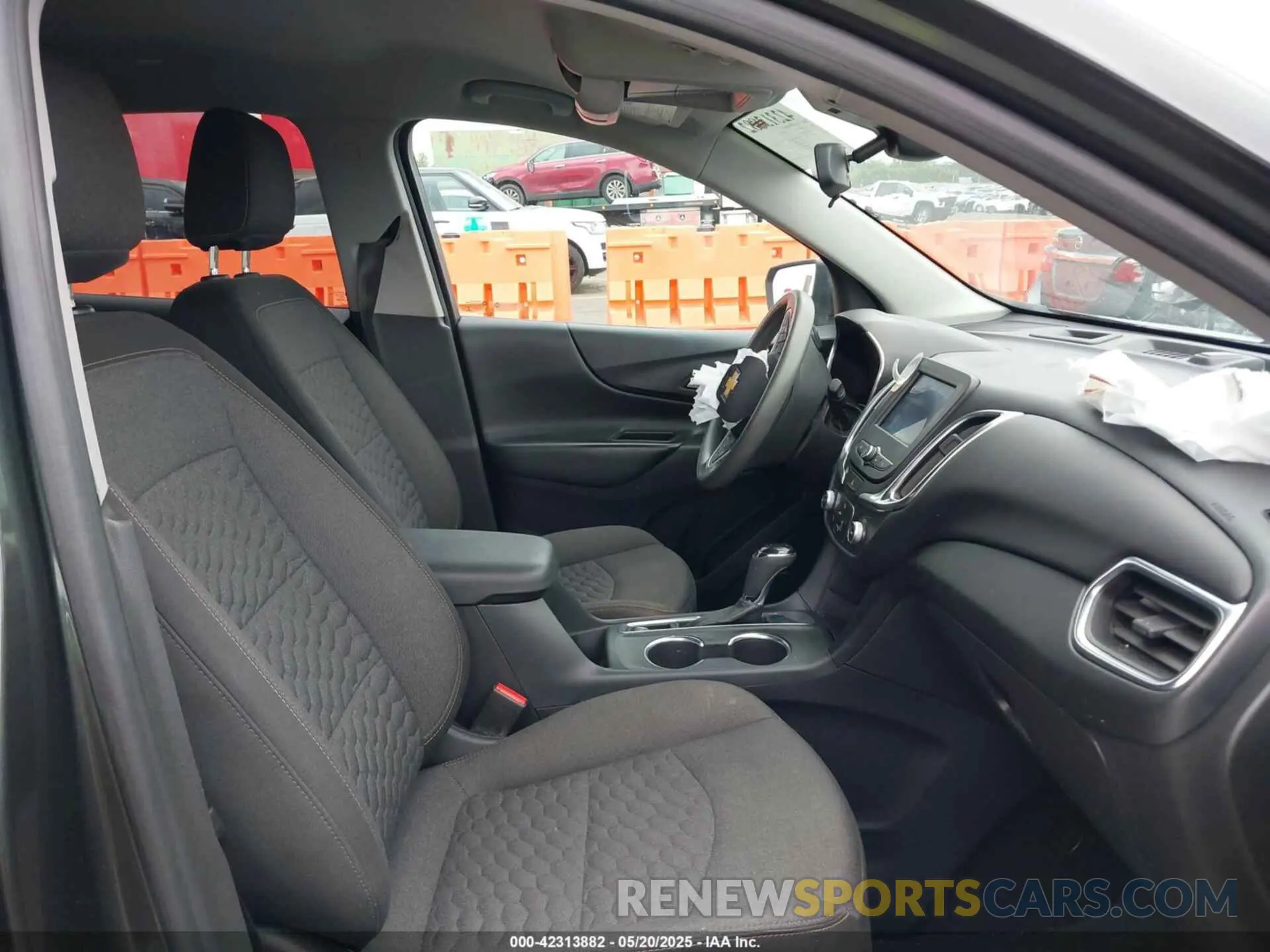 5 Photograph of a damaged car 3GNAXKEV5ML391968 CHEVROLET EQUINOX 2021