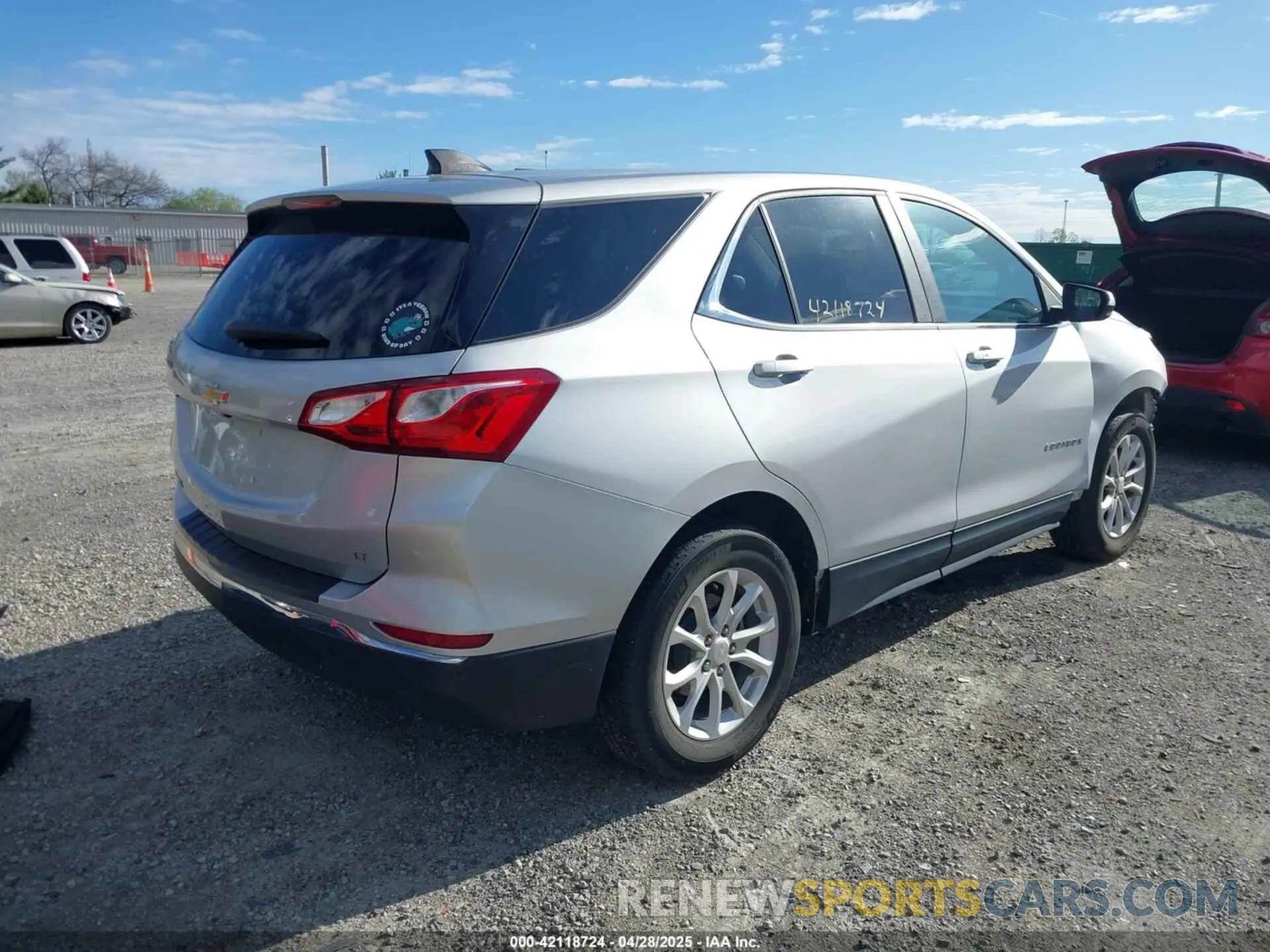 4 Фотография поврежденного автомобиля 3GNAXKEV5MS100116 CHEVROLET EQUINOX 2021