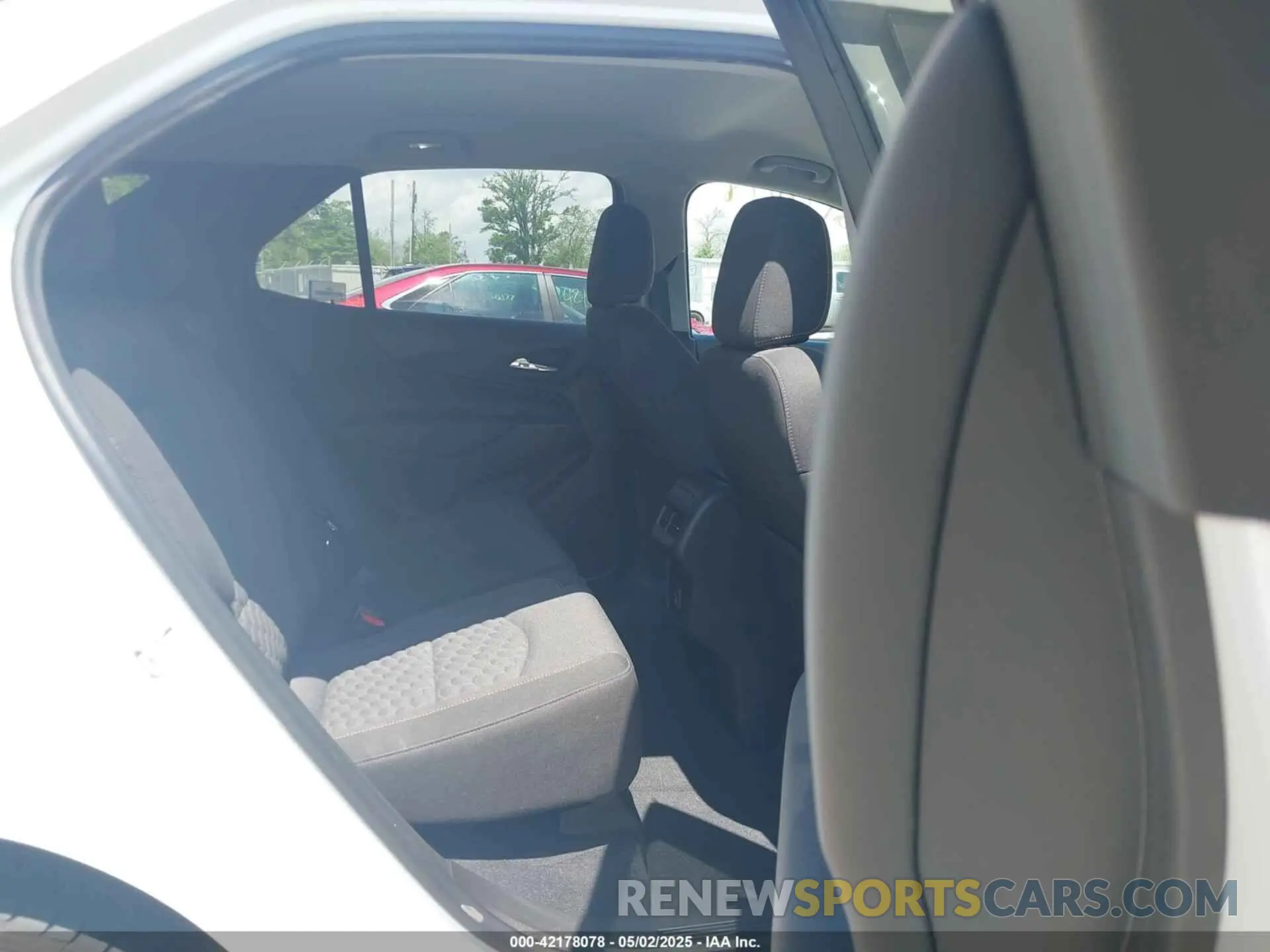 8 Photograph of a damaged car 3GNAXKEV7MS179028 CHEVROLET EQUINOX 2021