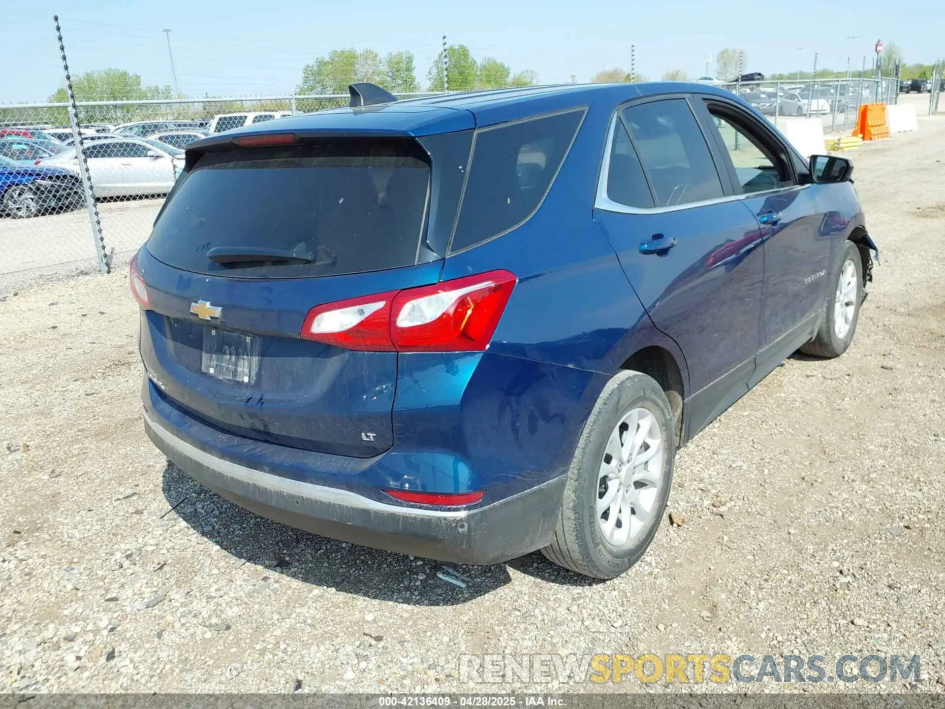 4 Photograph of a damaged car 3GNAXKEV8ML358494 CHEVROLET EQUINOX 2021