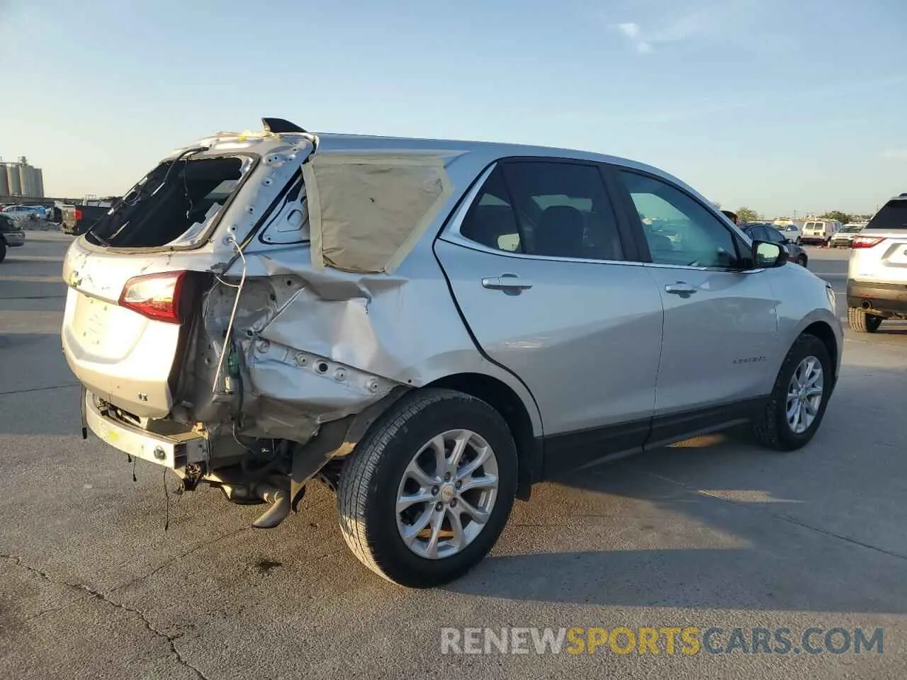 3 Photograph of a damaged car 3GNAXKEV8MS160858 CHEVROLET EQUINOX 2021