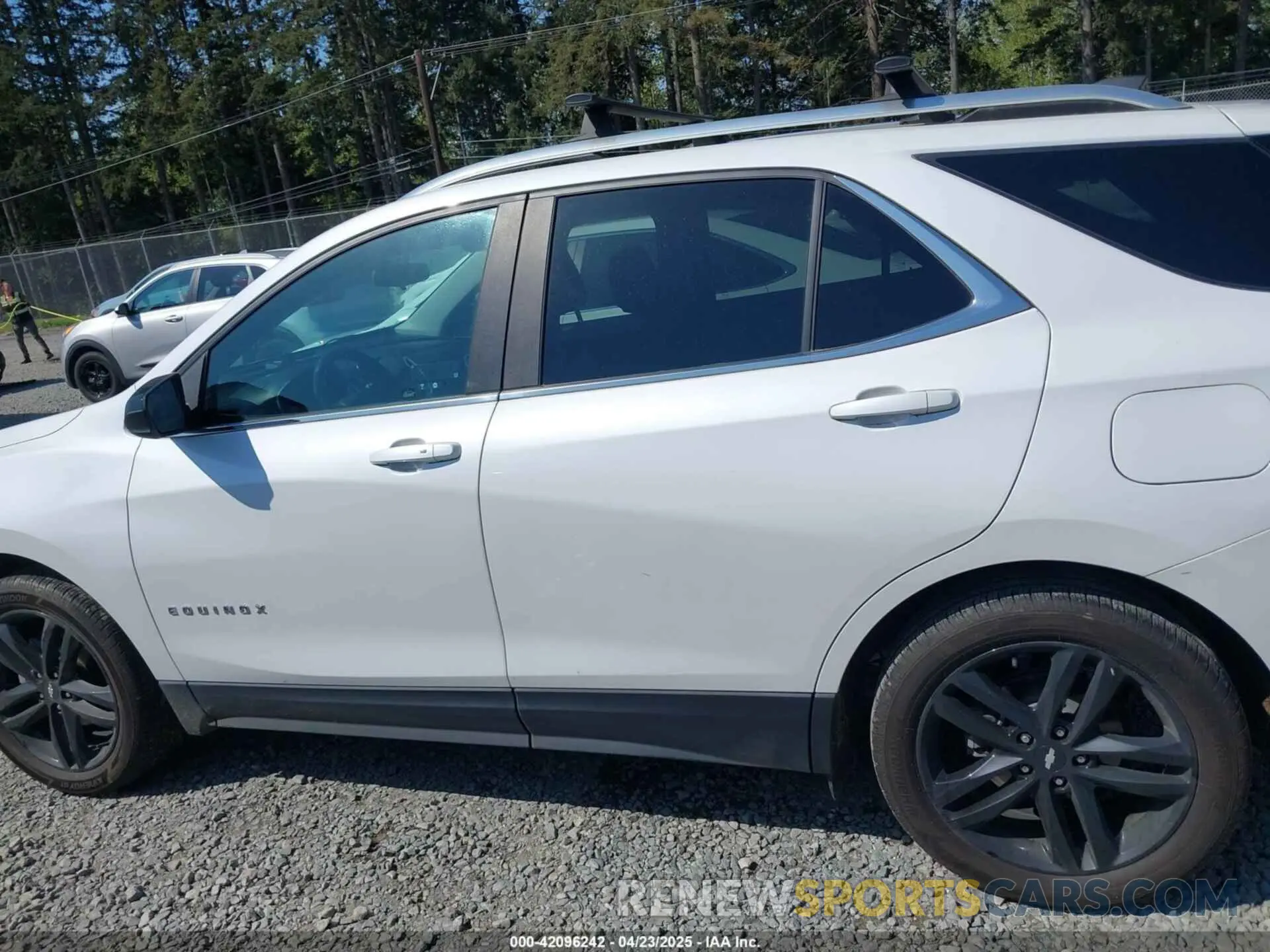 14 Photograph of a damaged car 3GNAXKEV9ML343504 CHEVROLET EQUINOX 2021