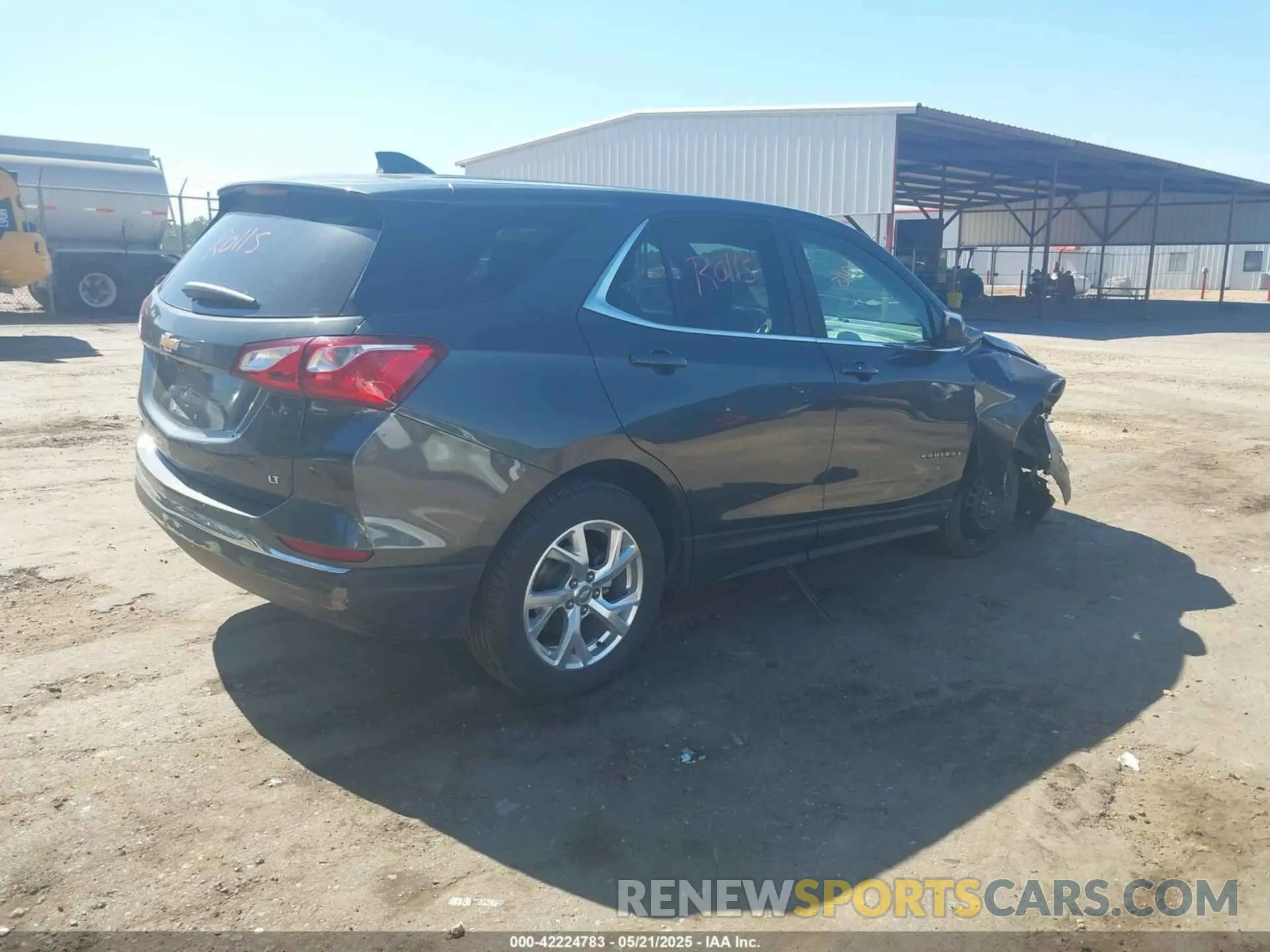 4 Photograph of a damaged car 3GNAXKEVXML364183 CHEVROLET EQUINOX 2021